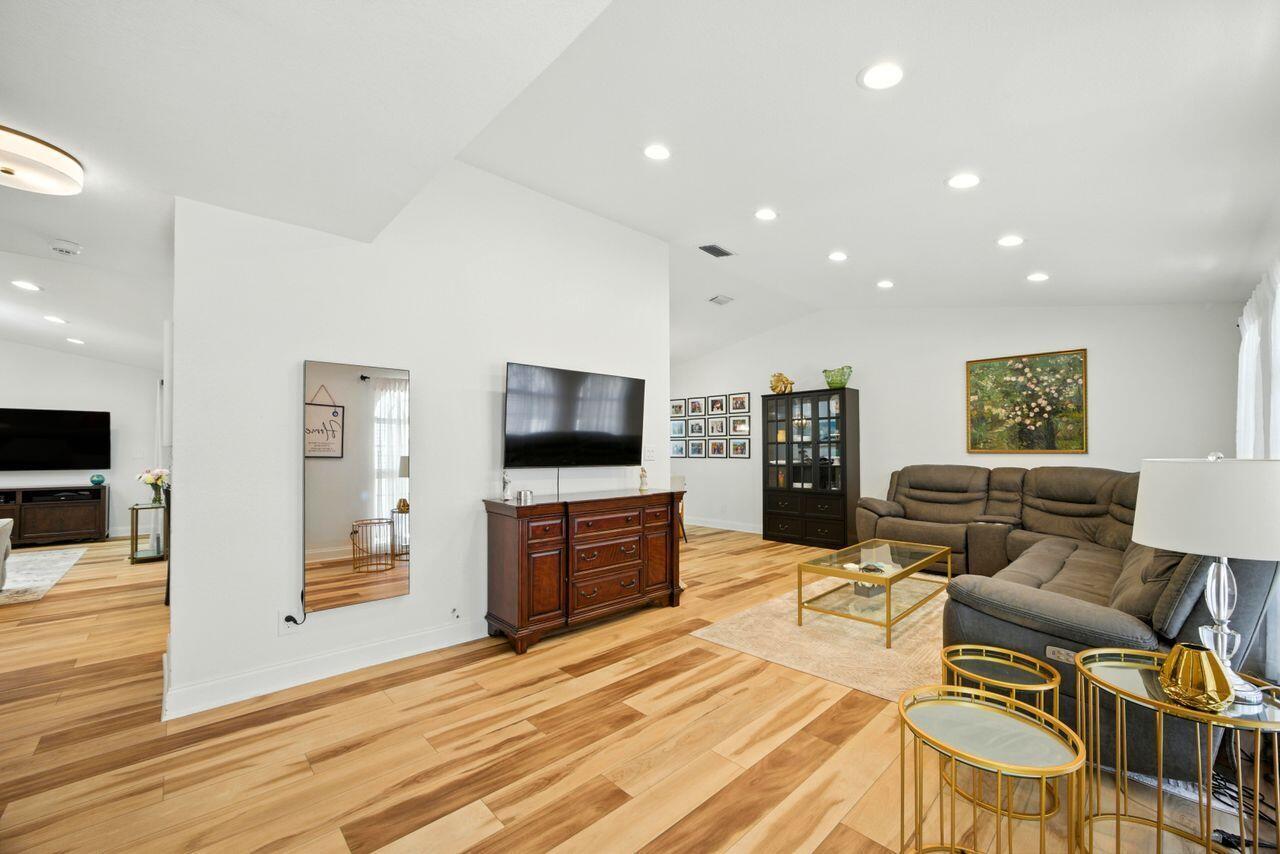 2436 Timbercreek Circle NW