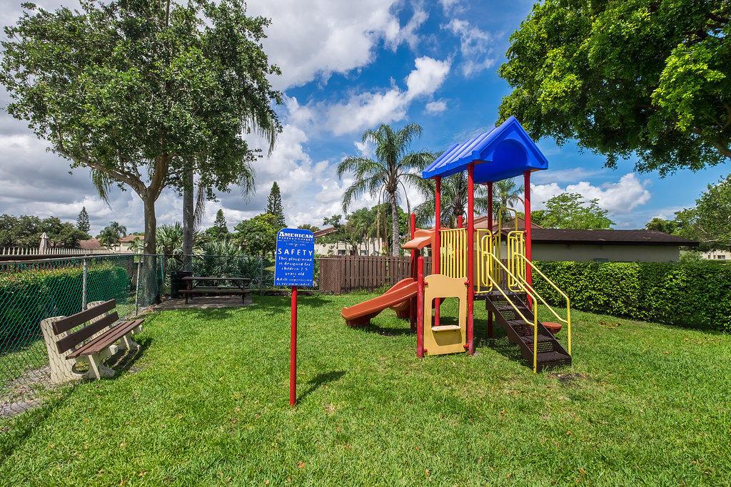 Pine Ridge At Haverhill Condo - Residential