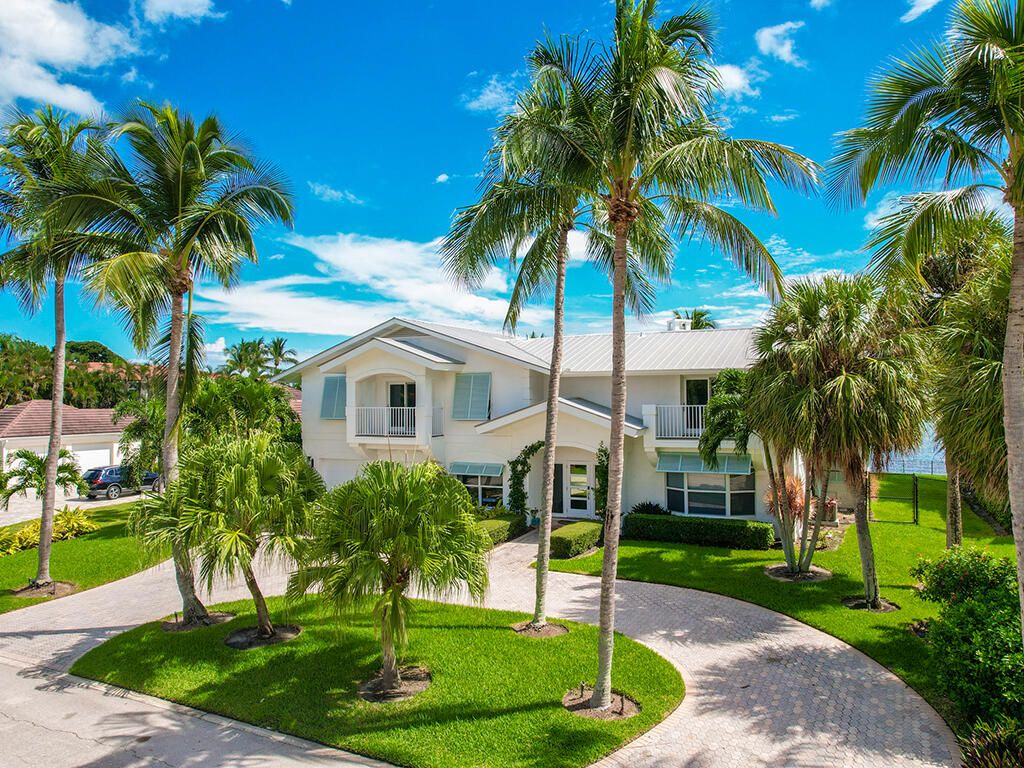 Photo of 10 Island Road, Sewalls Point, FL 34996 (MLS # R10924346)