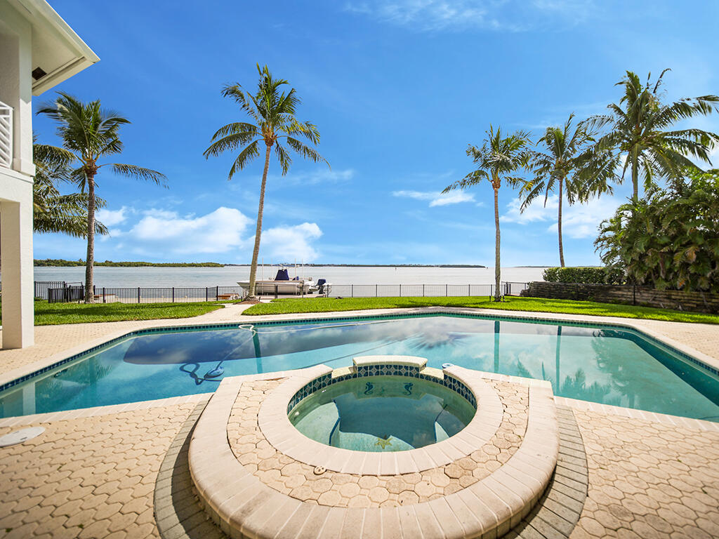 HIGH POINT - Residential