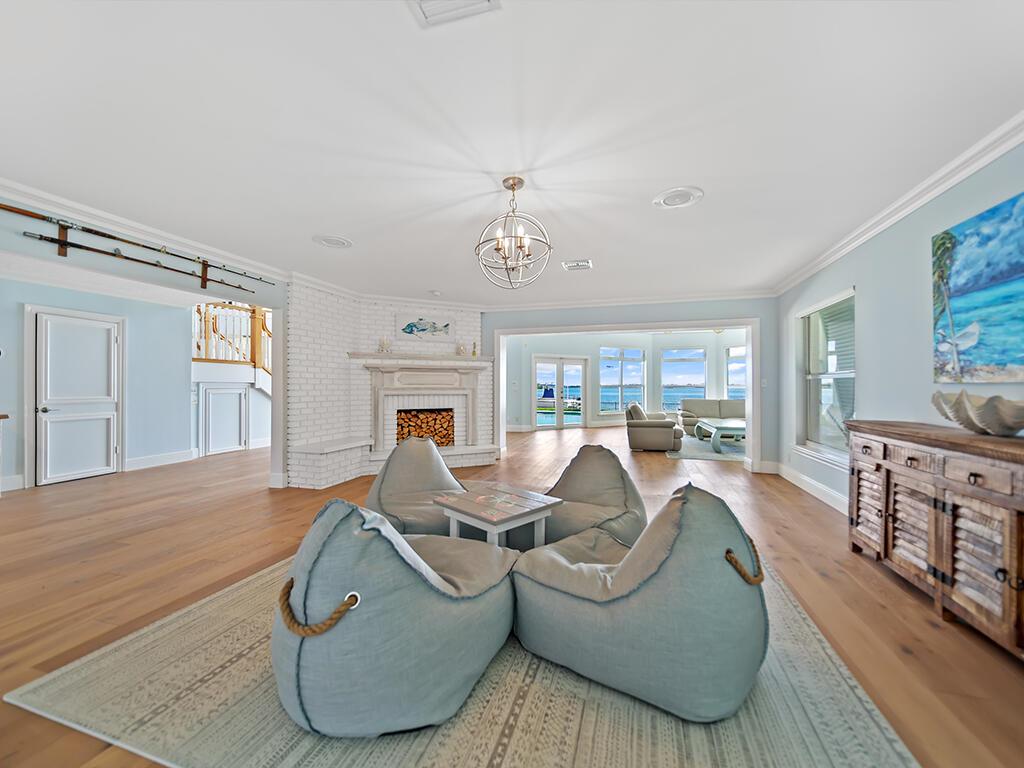 HIGH POINT - Residential