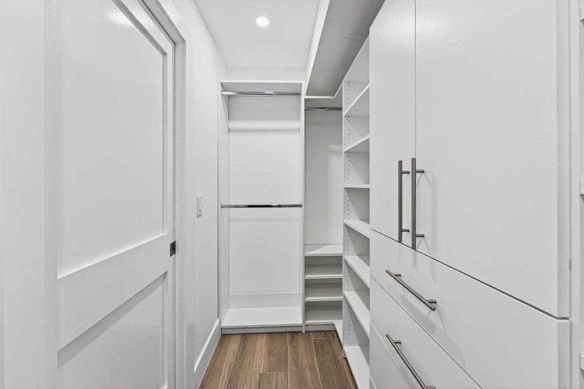 JAMES PLACE CONDO - Residential