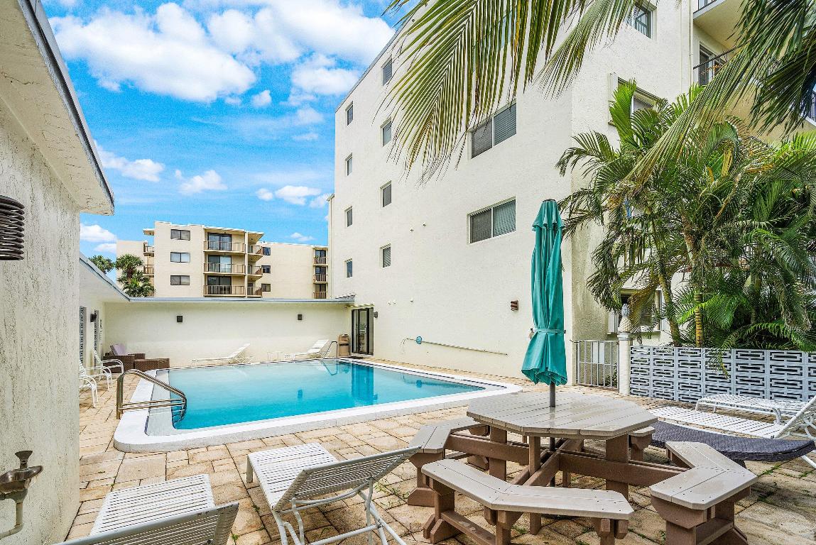 JAMES PLACE CONDO - Residential