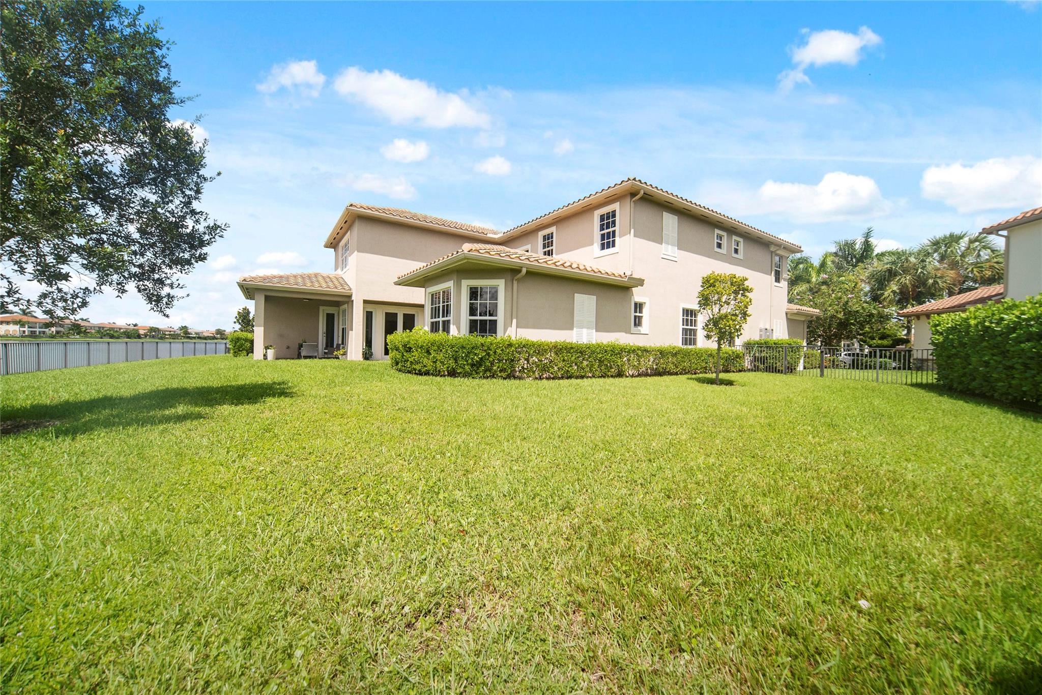 MiraLago - Residential
