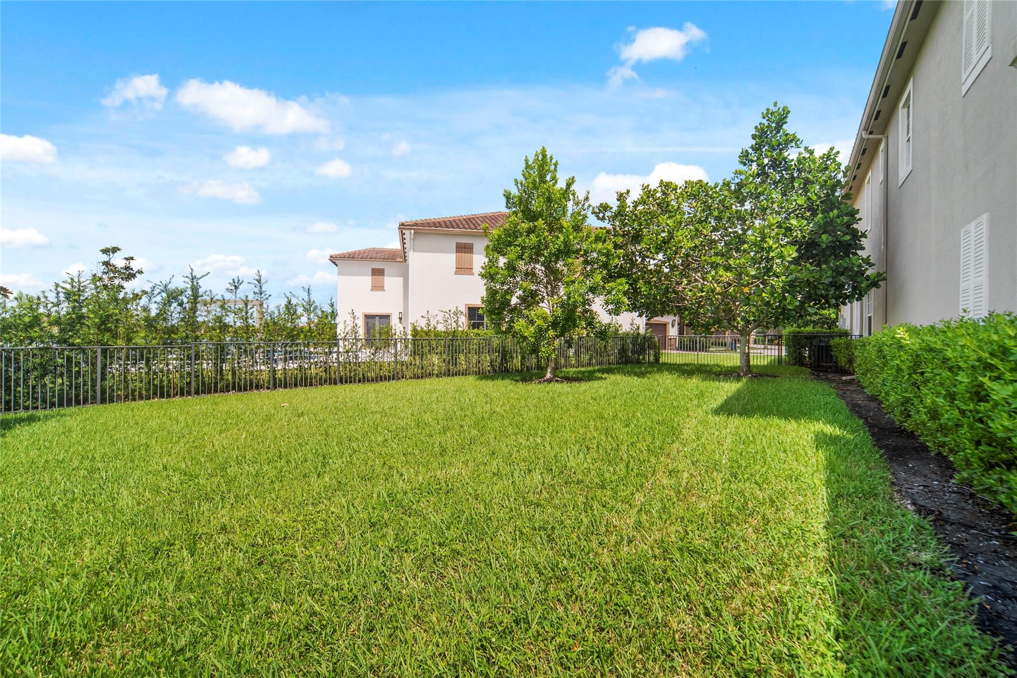 MiraLago - Residential