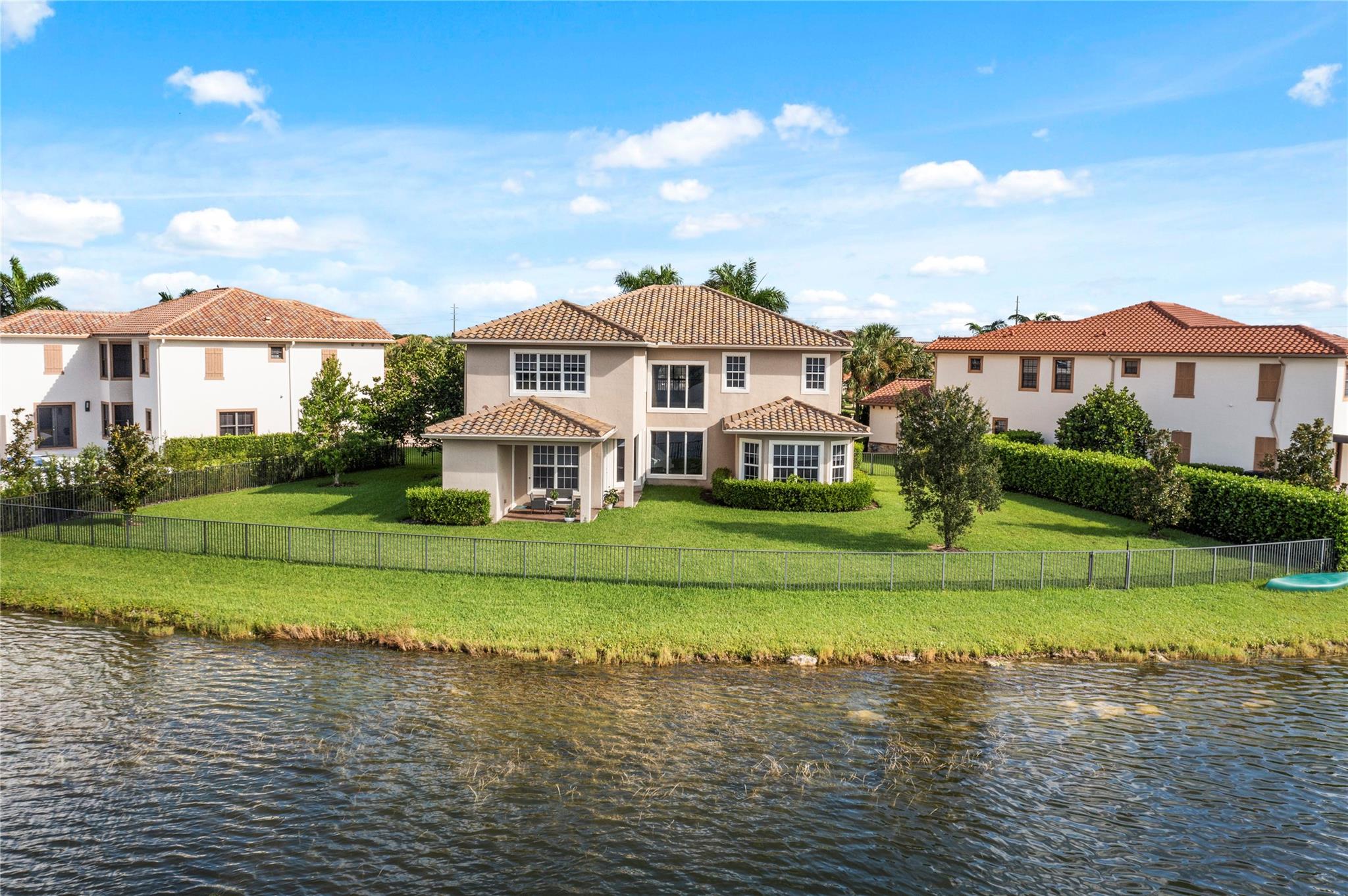 MiraLago - Residential