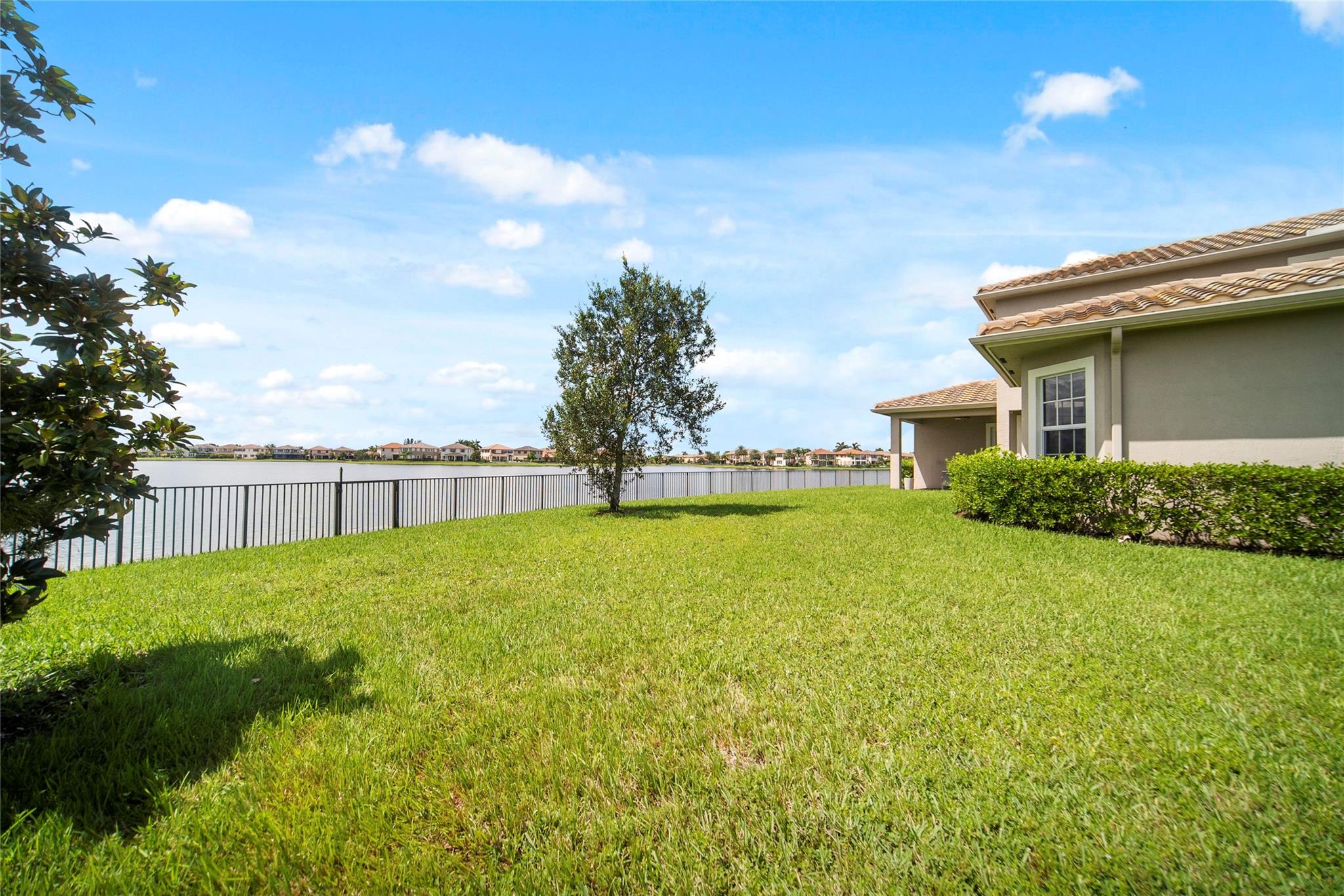 MiraLago - Residential
