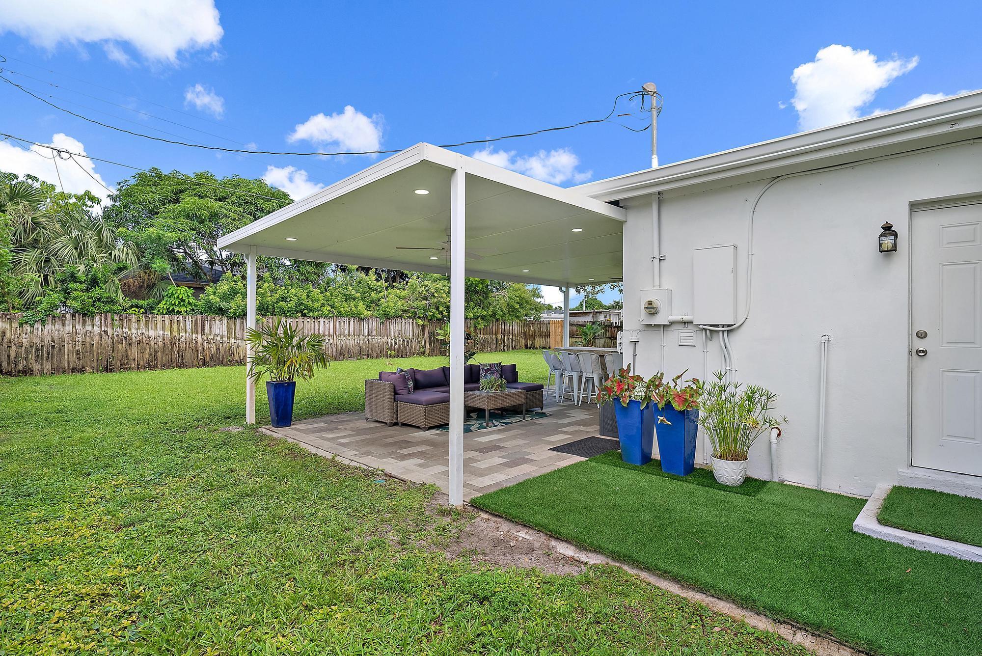 LAKE PARK - Residential