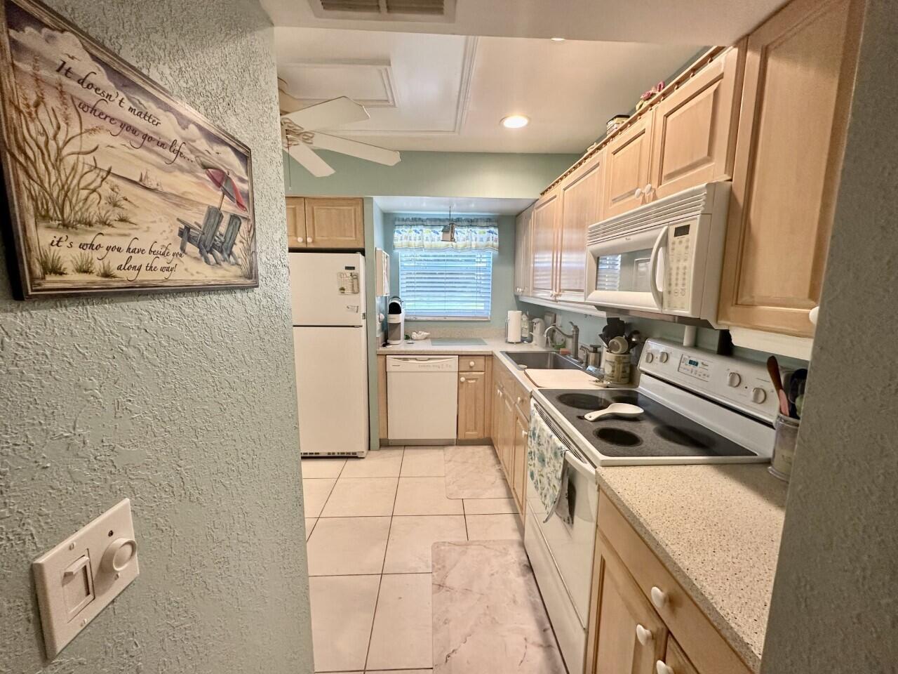 COLONIAL CLUB CONDO SEC 1 - Residential Lease