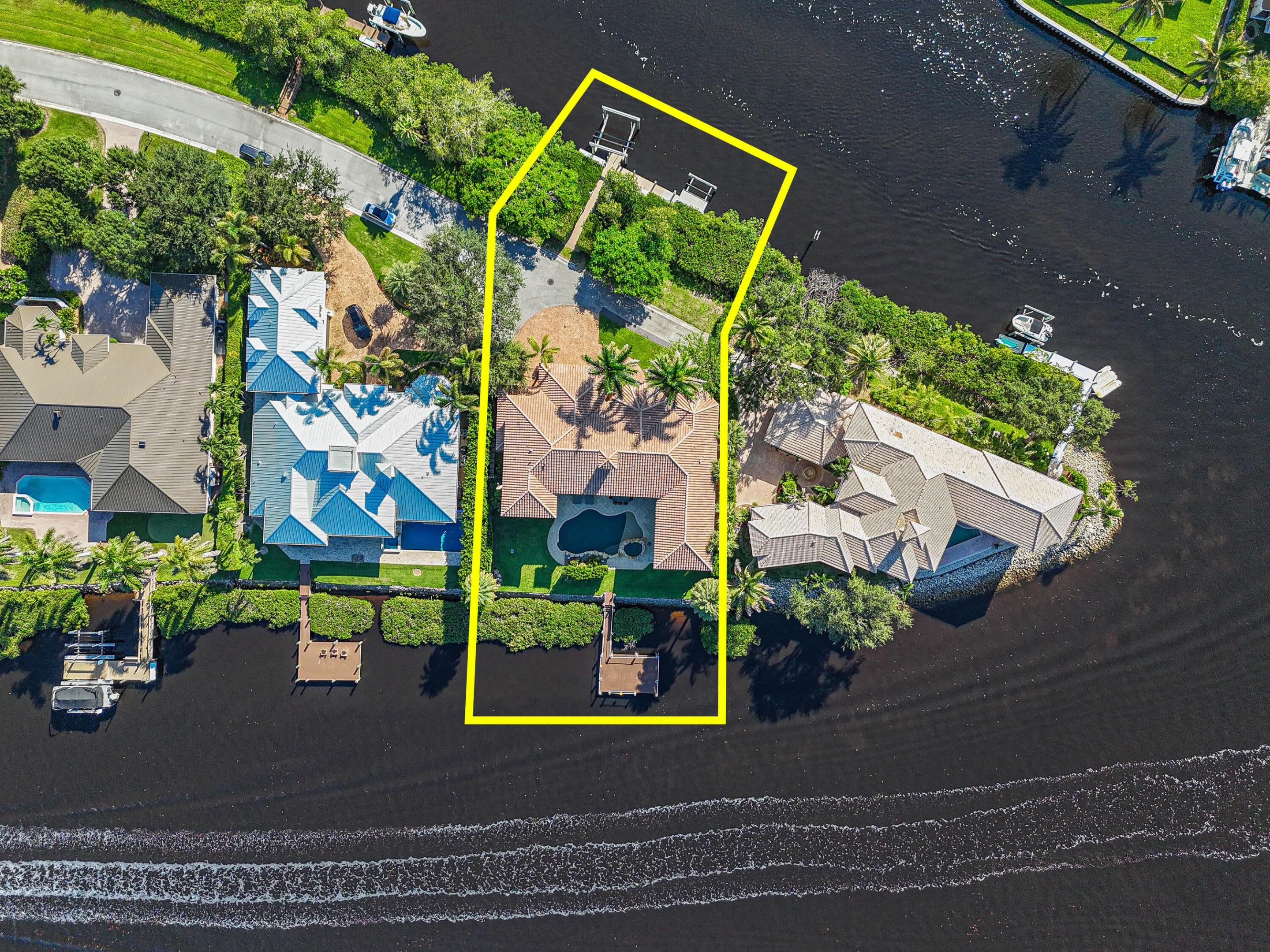 18519 SE Palm Island Lane