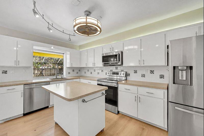 LAKEVIEW ESTATES SEC 1 REPLAT - Residential