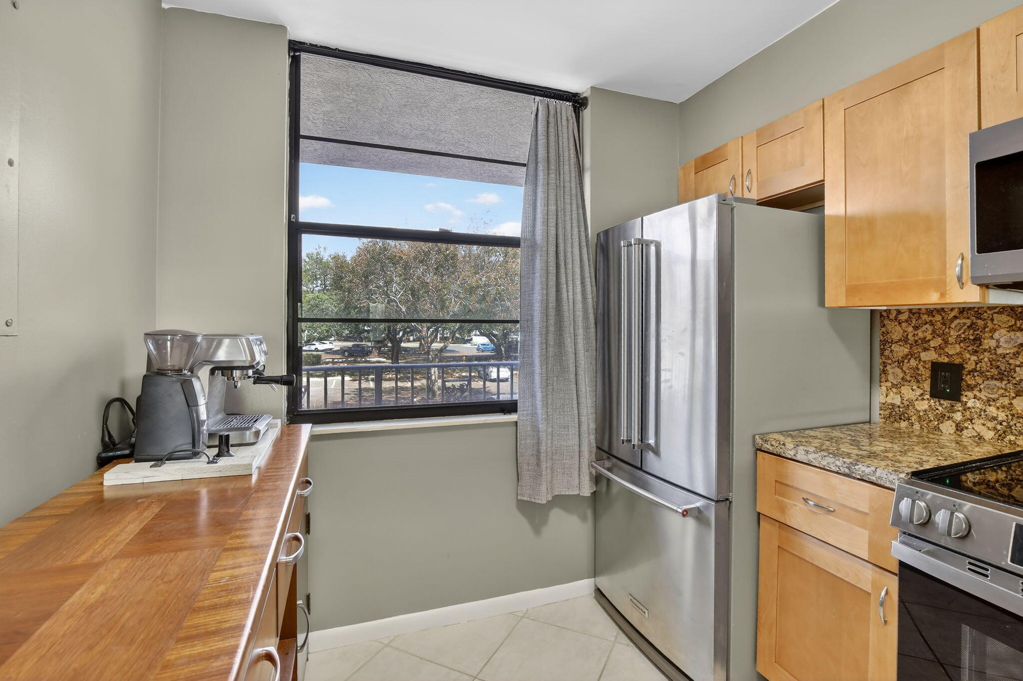 1528 Whitehall Drive 202