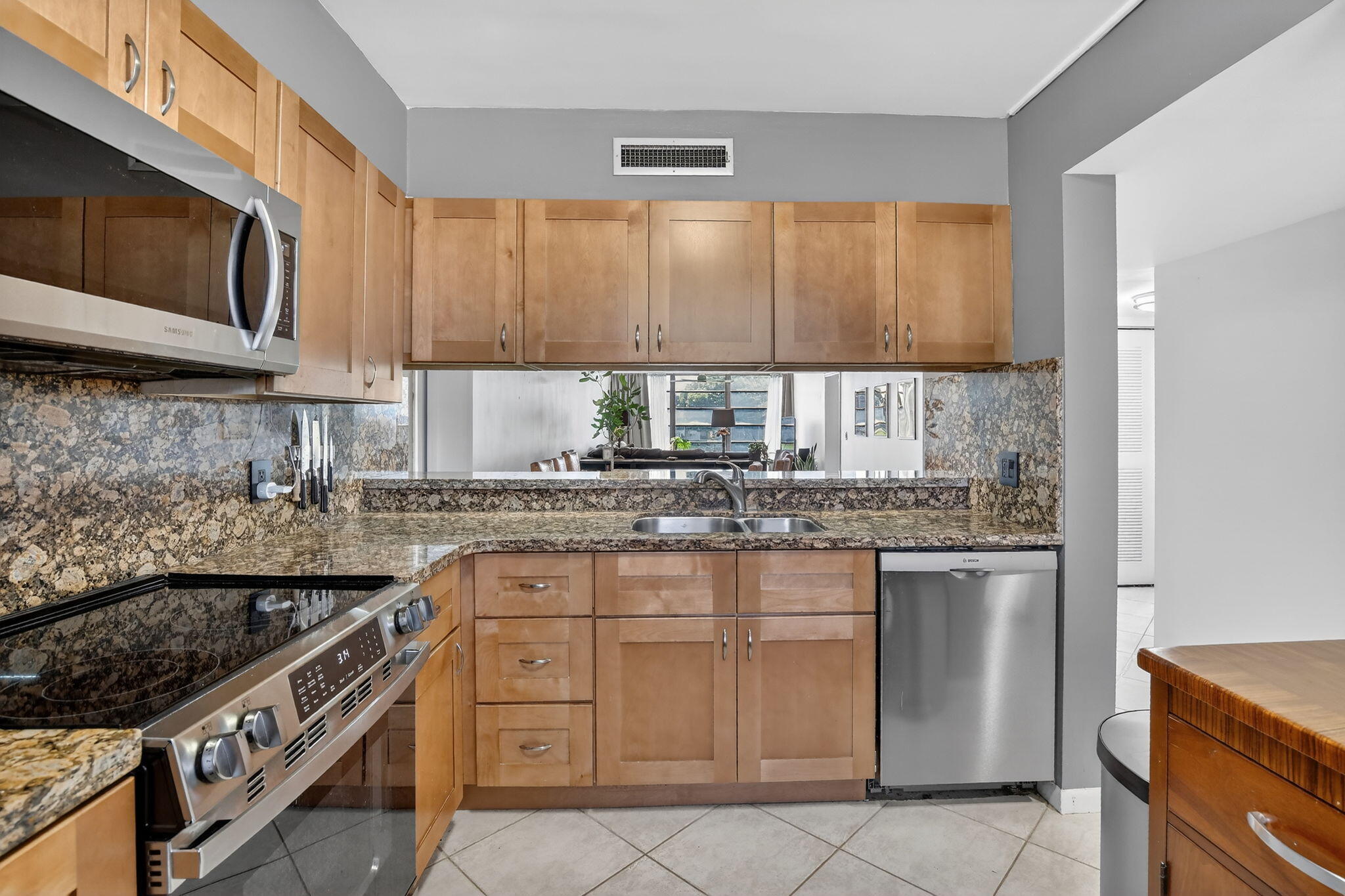 CONDO 14 OF WHITEHALL CONDOS - Residential