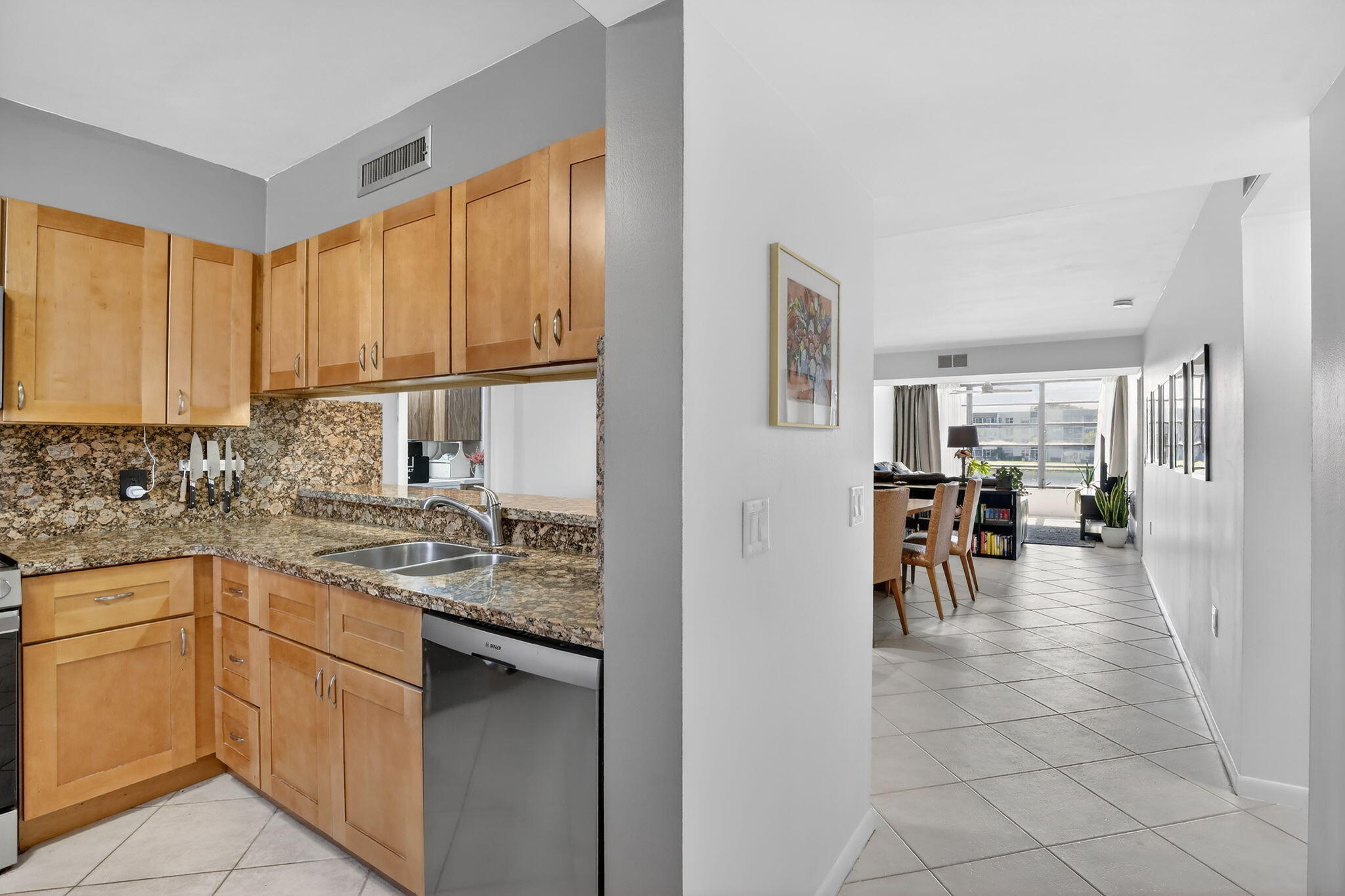 CONDO 14 OF WHITEHALL CONDOS - Residential