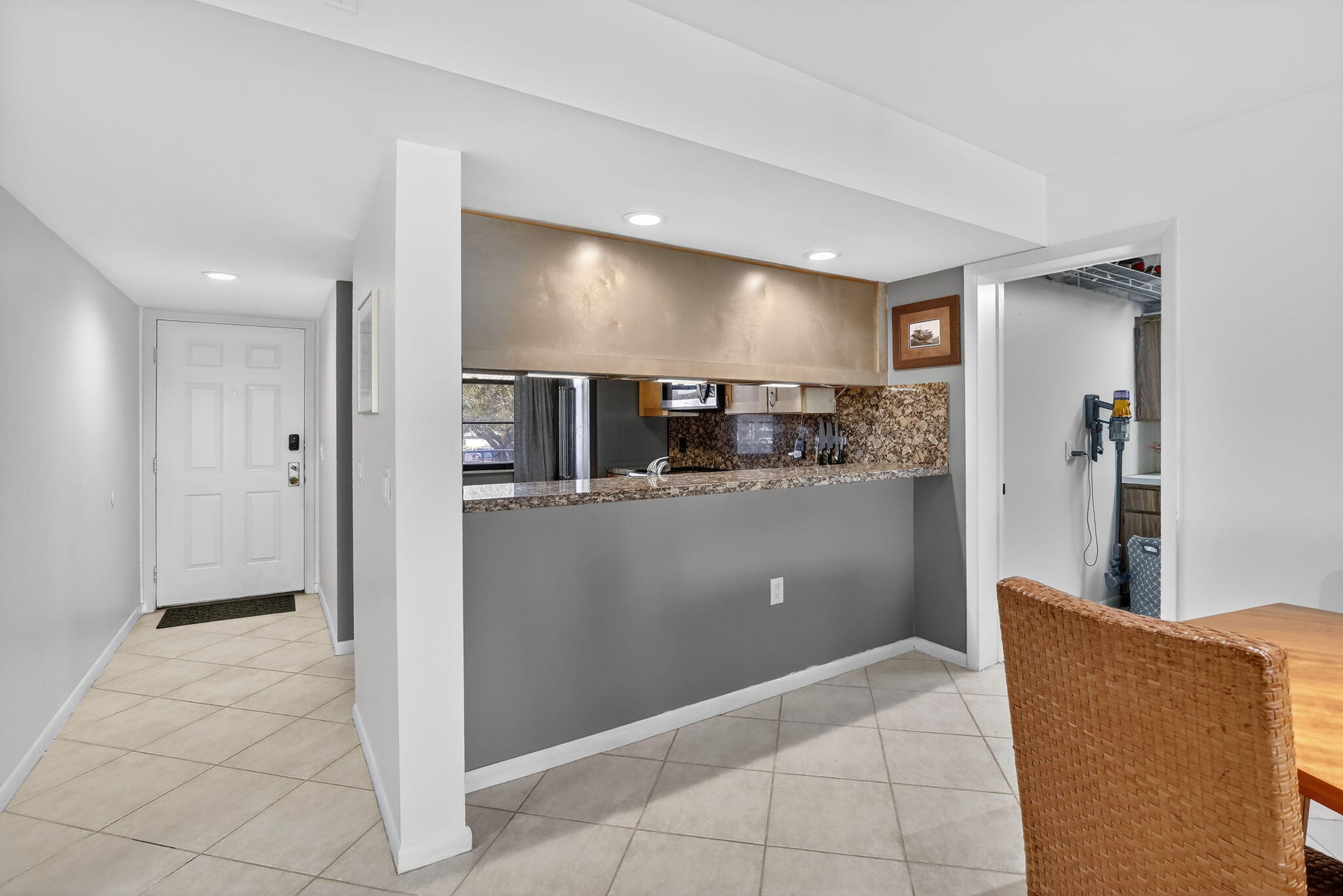 CONDO 14 OF WHITEHALL CONDOS - Residential