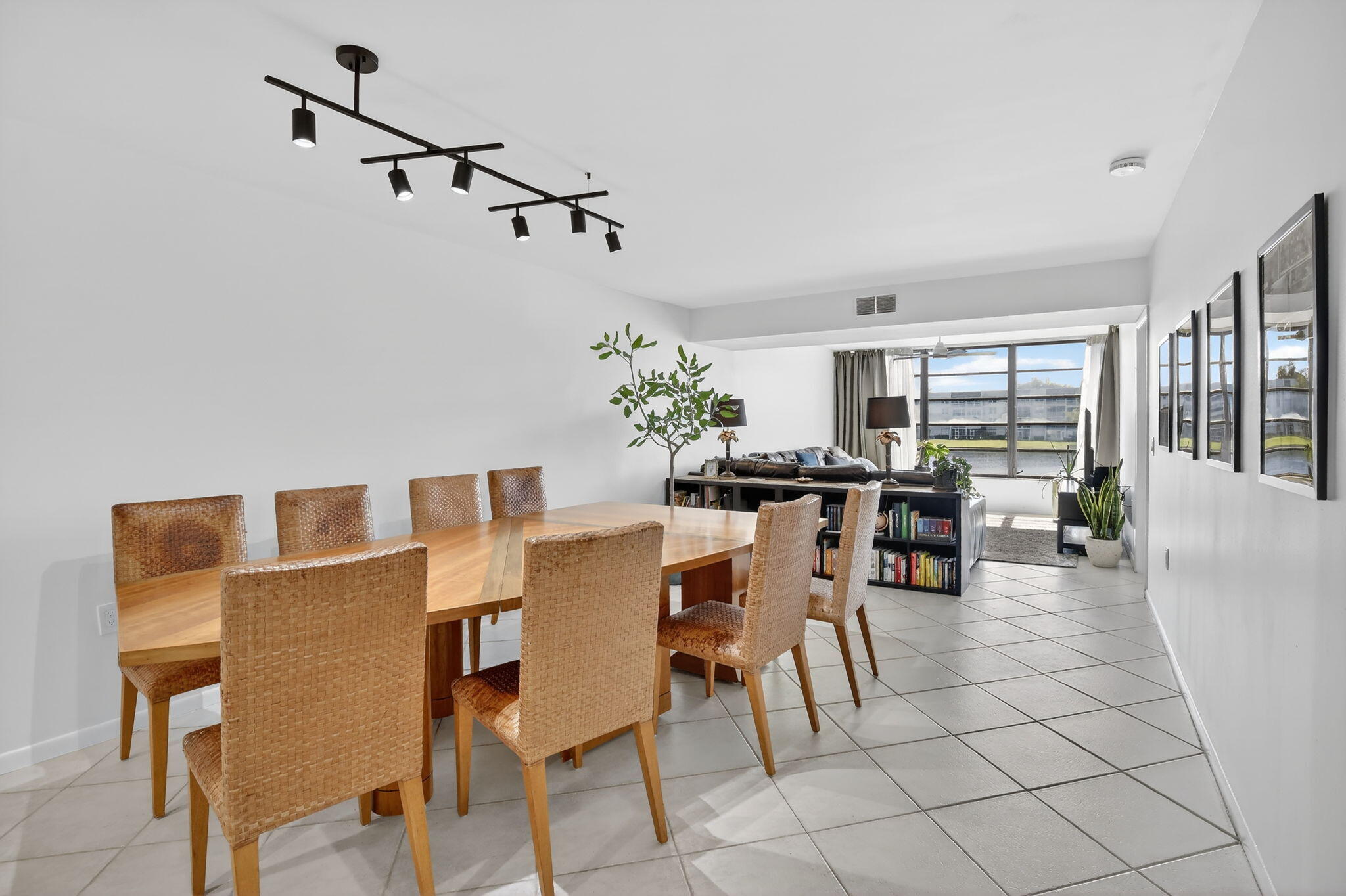 CONDO 14 OF WHITEHALL CONDOS - Residential