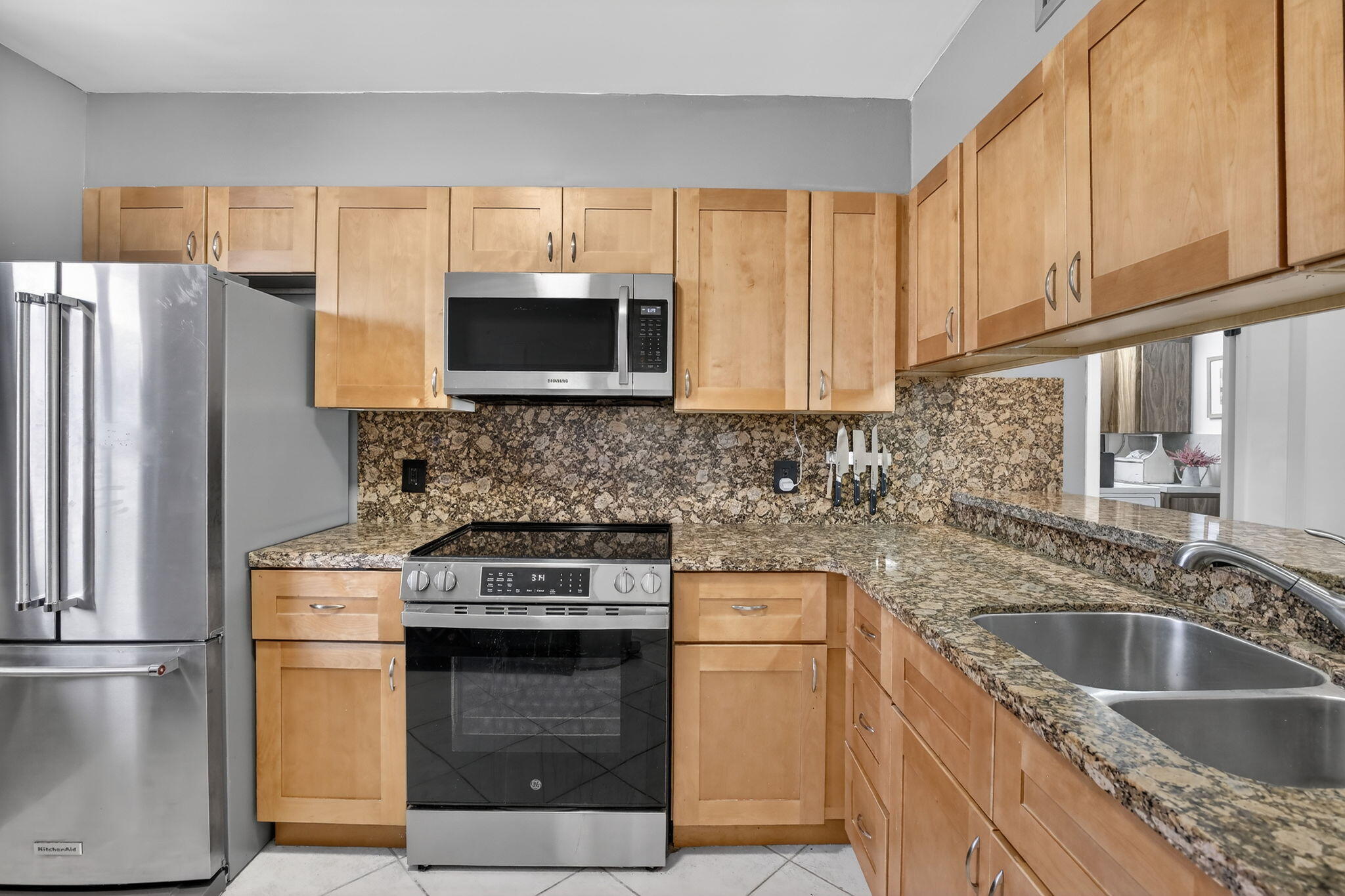 1528 Whitehall Drive 202