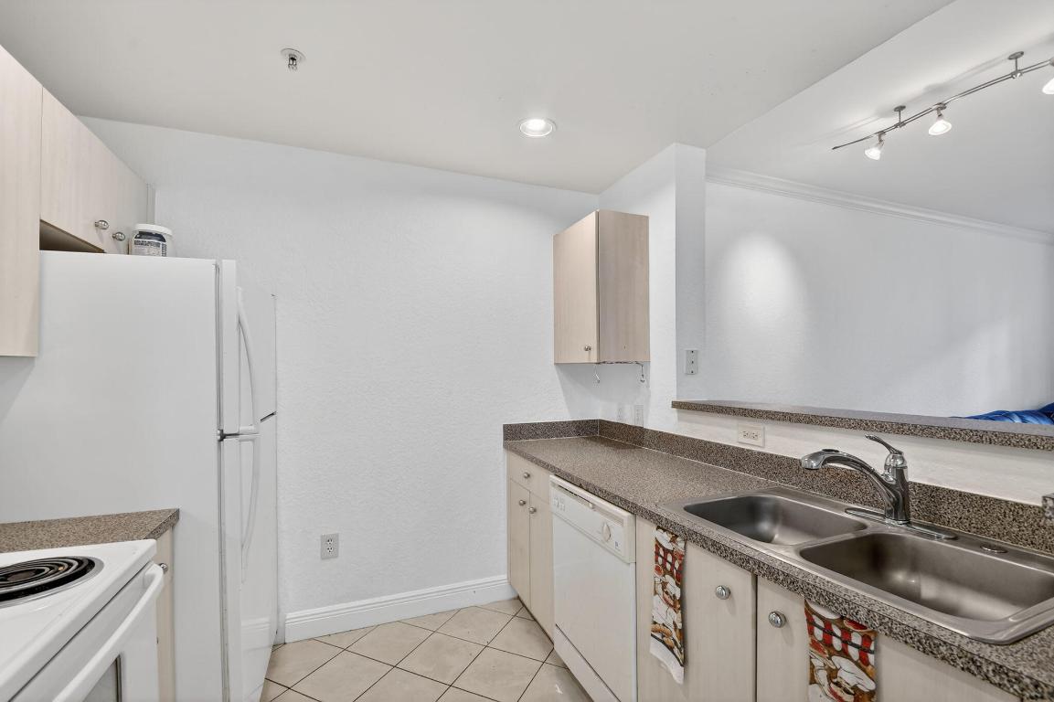 1805 N Flagler Drive 115