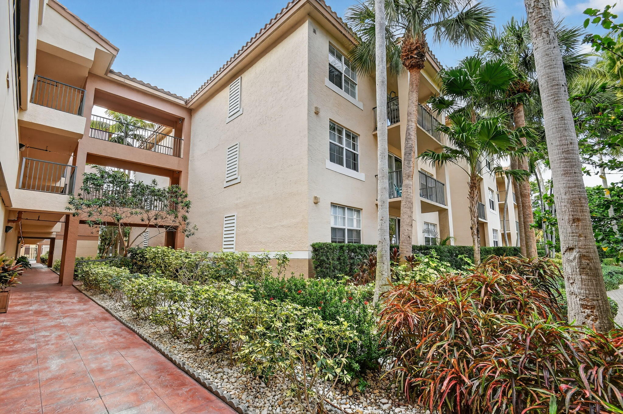 1805 N Flagler Drive 115