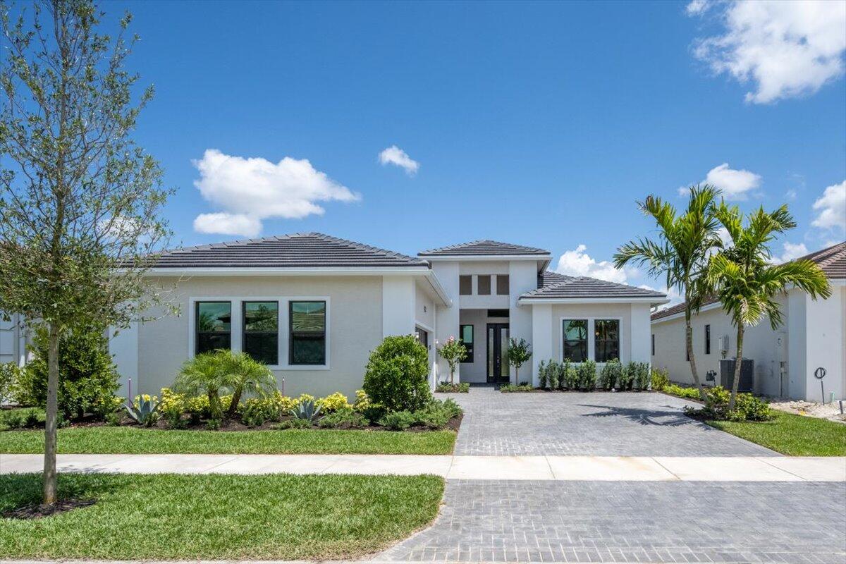 CRESSWIND PALM BEACH - Residential