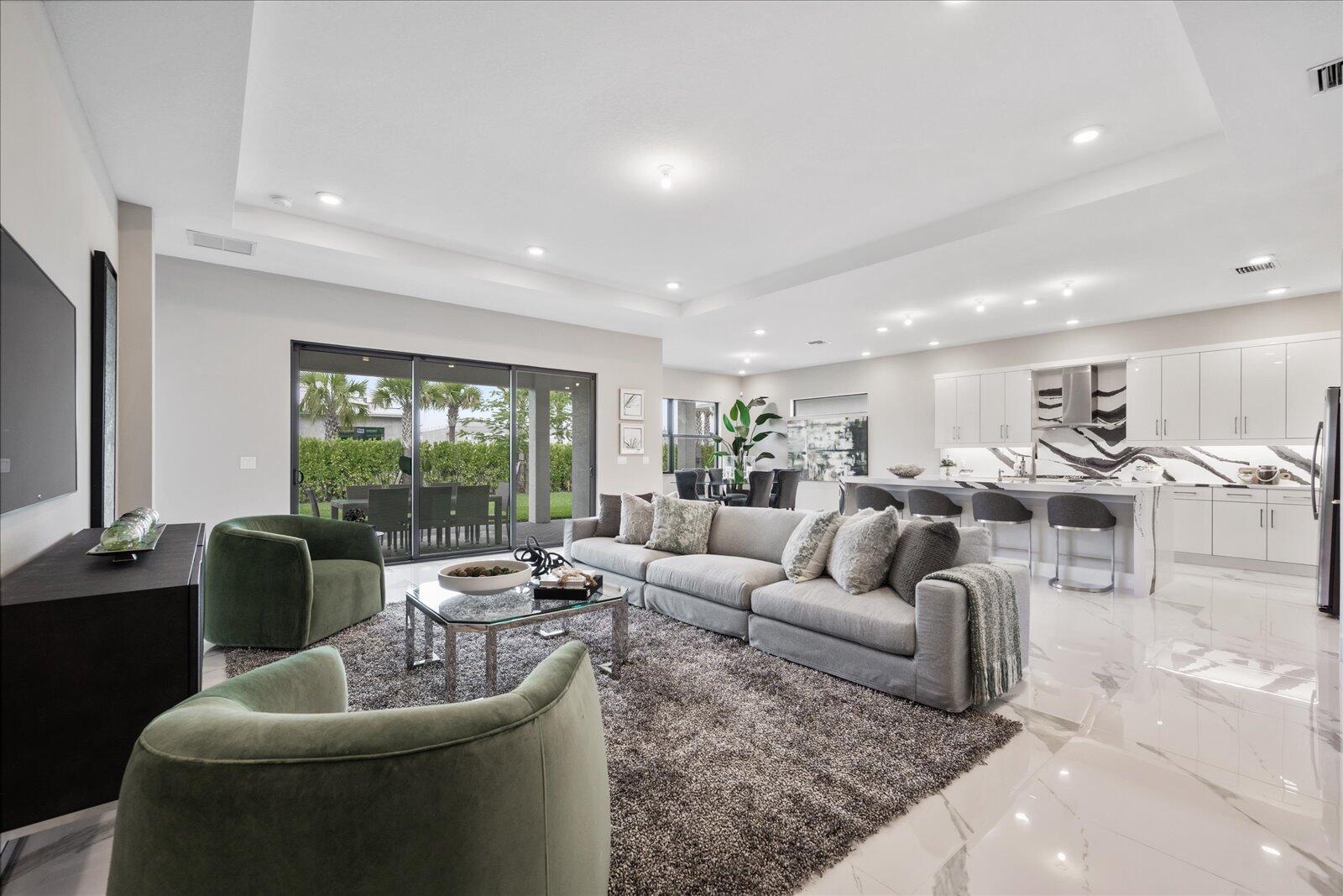 CRESSWIND PALM BEACH - Residential