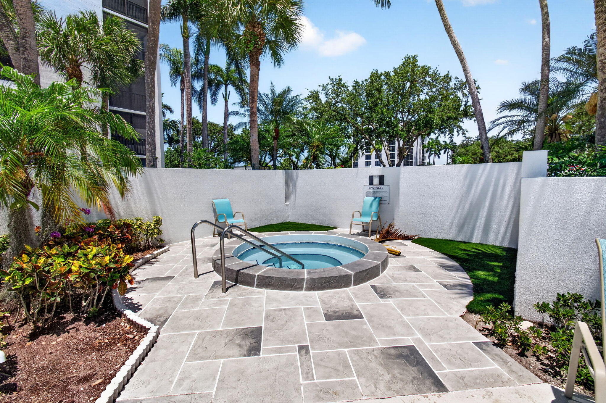 LAKEWOOD MIDRISE CONDO - Residential