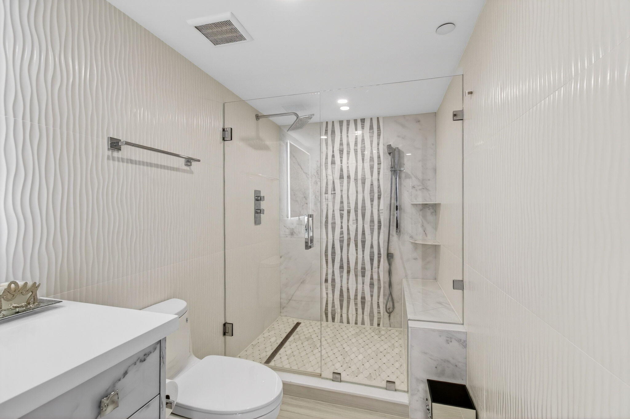 LAKEWOOD MIDRISE CONDO - Residential