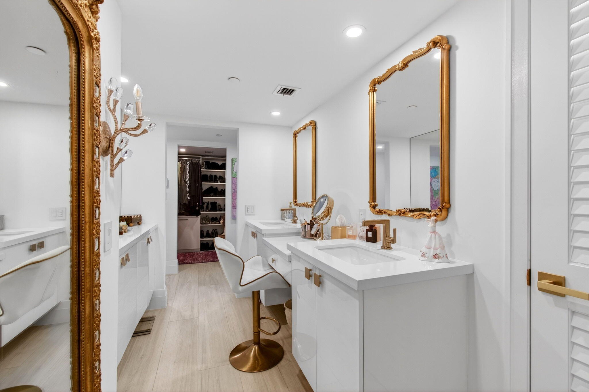 LAKEWOOD MIDRISE CONDO - Residential
