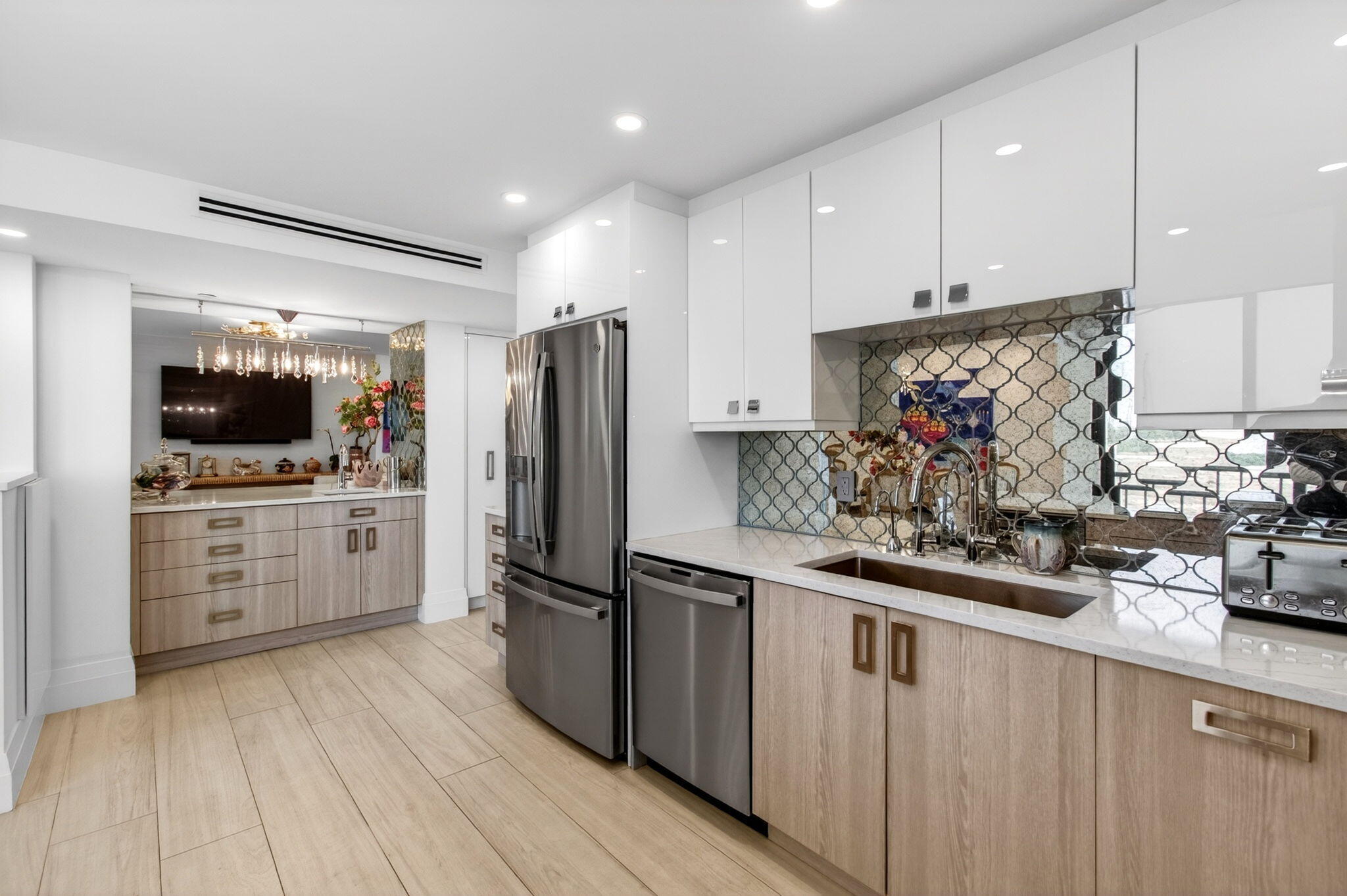 LAKEWOOD MIDRISE CONDO - Residential