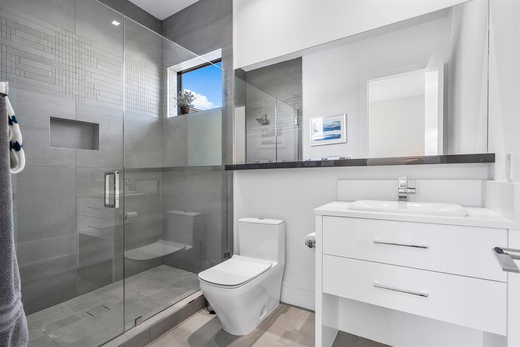 S/D OF 8-46-43 - Residential