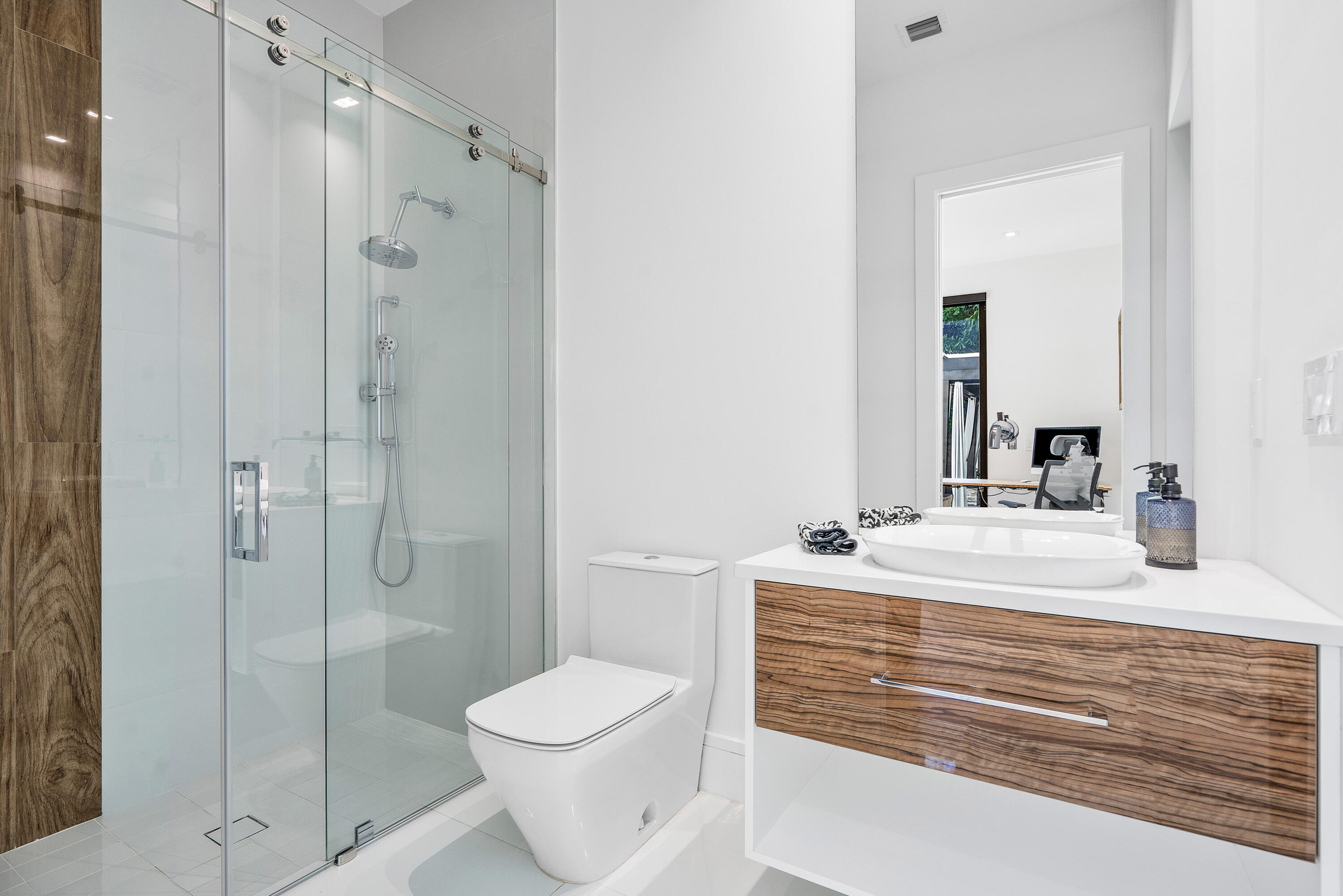 S/D OF 8-46-43 - Residential