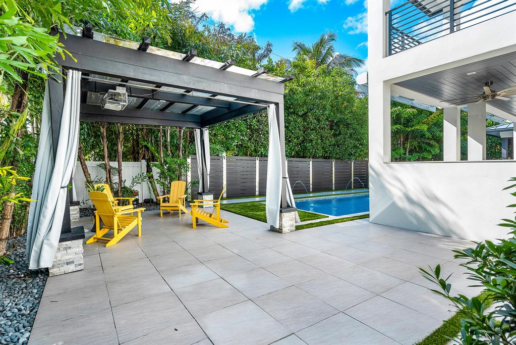 S/D OF 8-46-43 - Residential