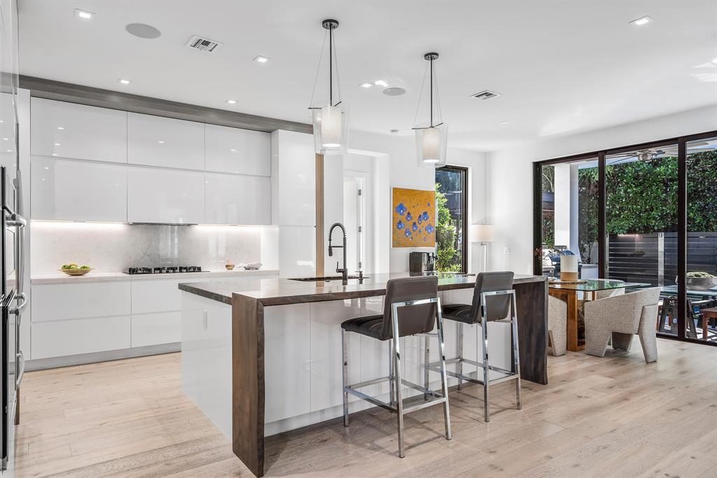 S/D OF 8-46-43 - Residential