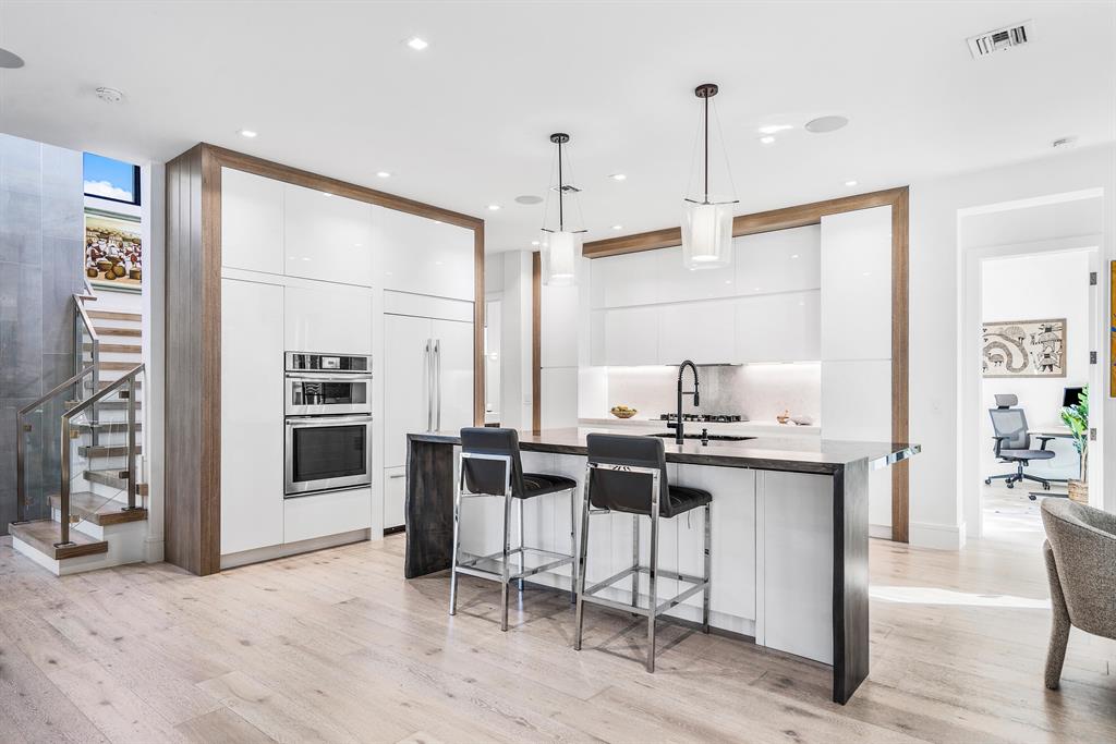 S/D OF 8-46-43 - Residential