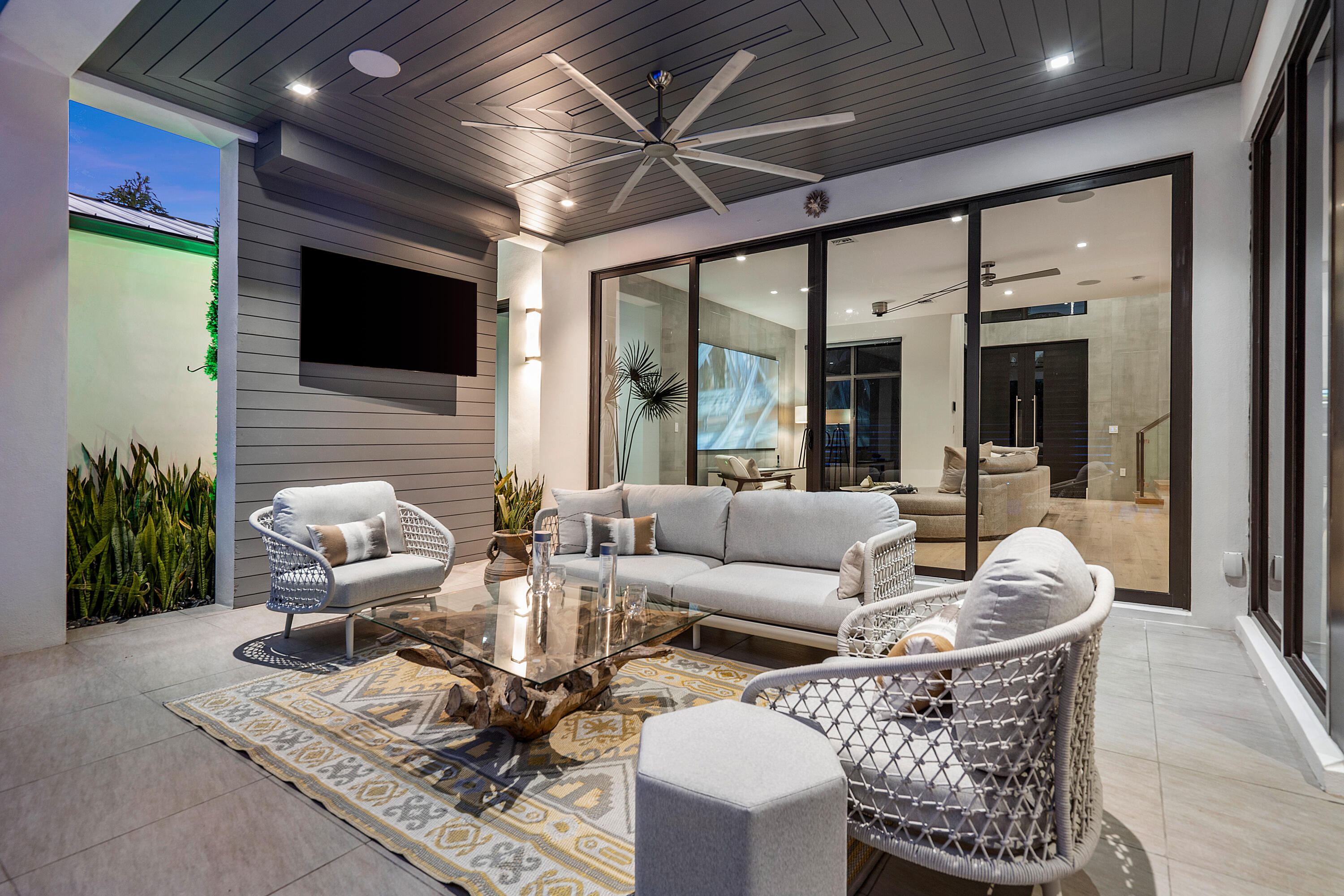 S/D OF 8-46-43 - Residential