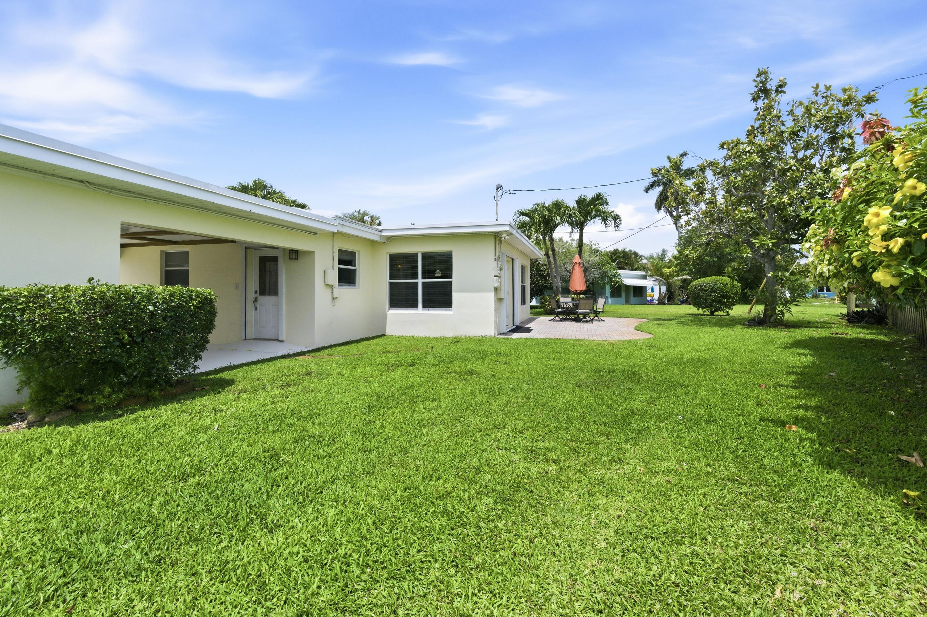 LAKE OSBORNE ESTATES 3 - Residential