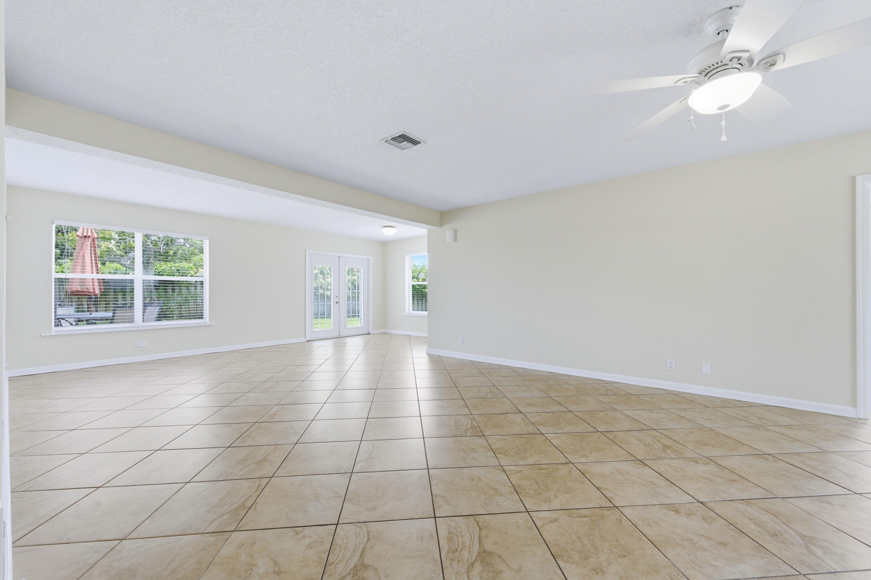 LAKE OSBORNE ESTATES 3 - Residential