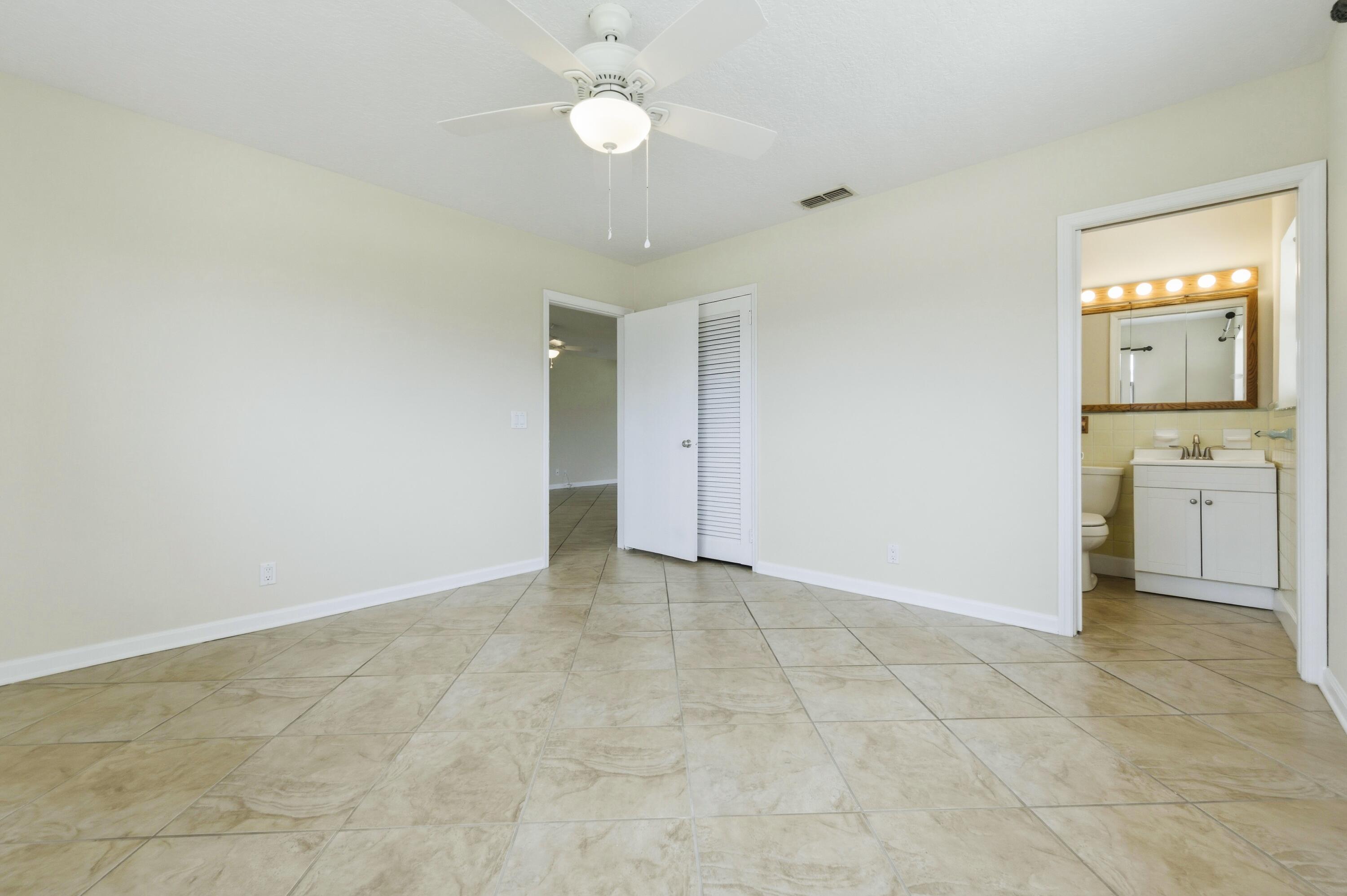 LAKE OSBORNE ESTATES 3 - Residential