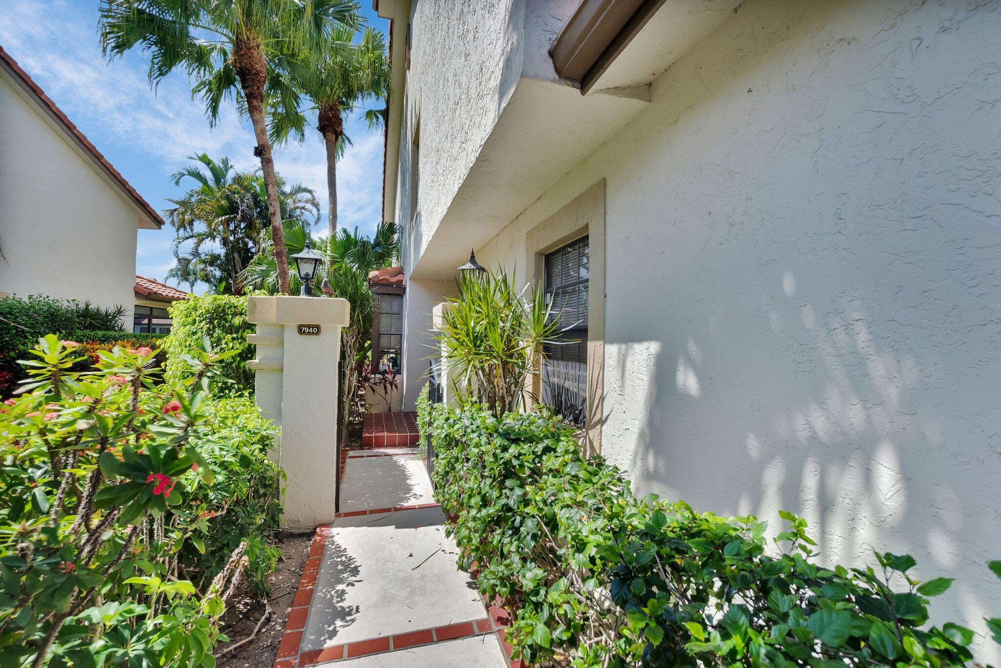 LA MIRADA AT BOCA POINTE CONDOS - Residential