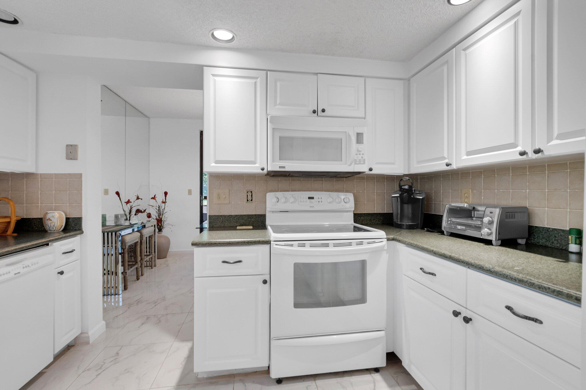 LA MIRADA AT BOCA POINTE CONDOS - Residential