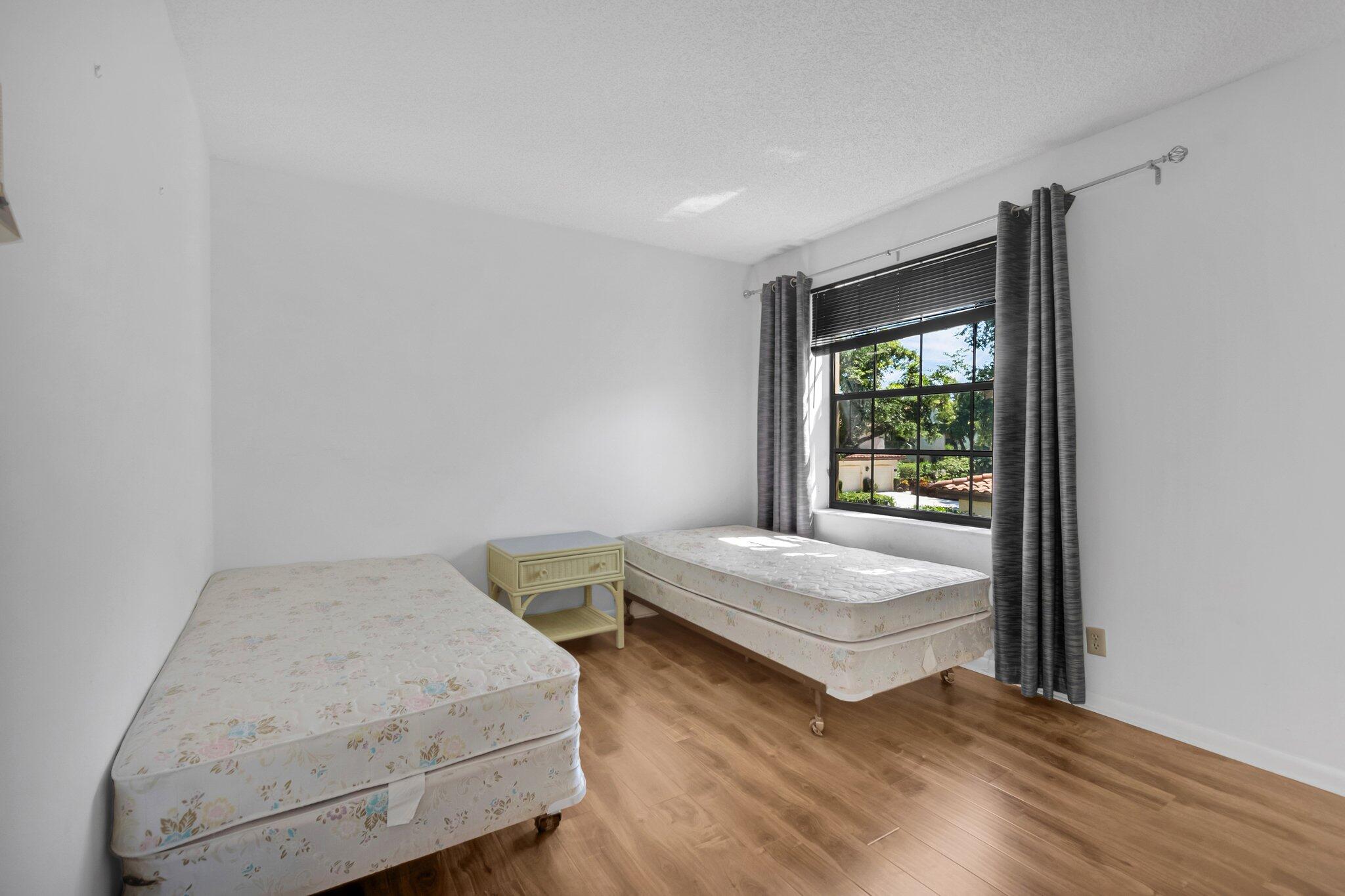 LA MIRADA AT BOCA POINTE CONDOS - Residential