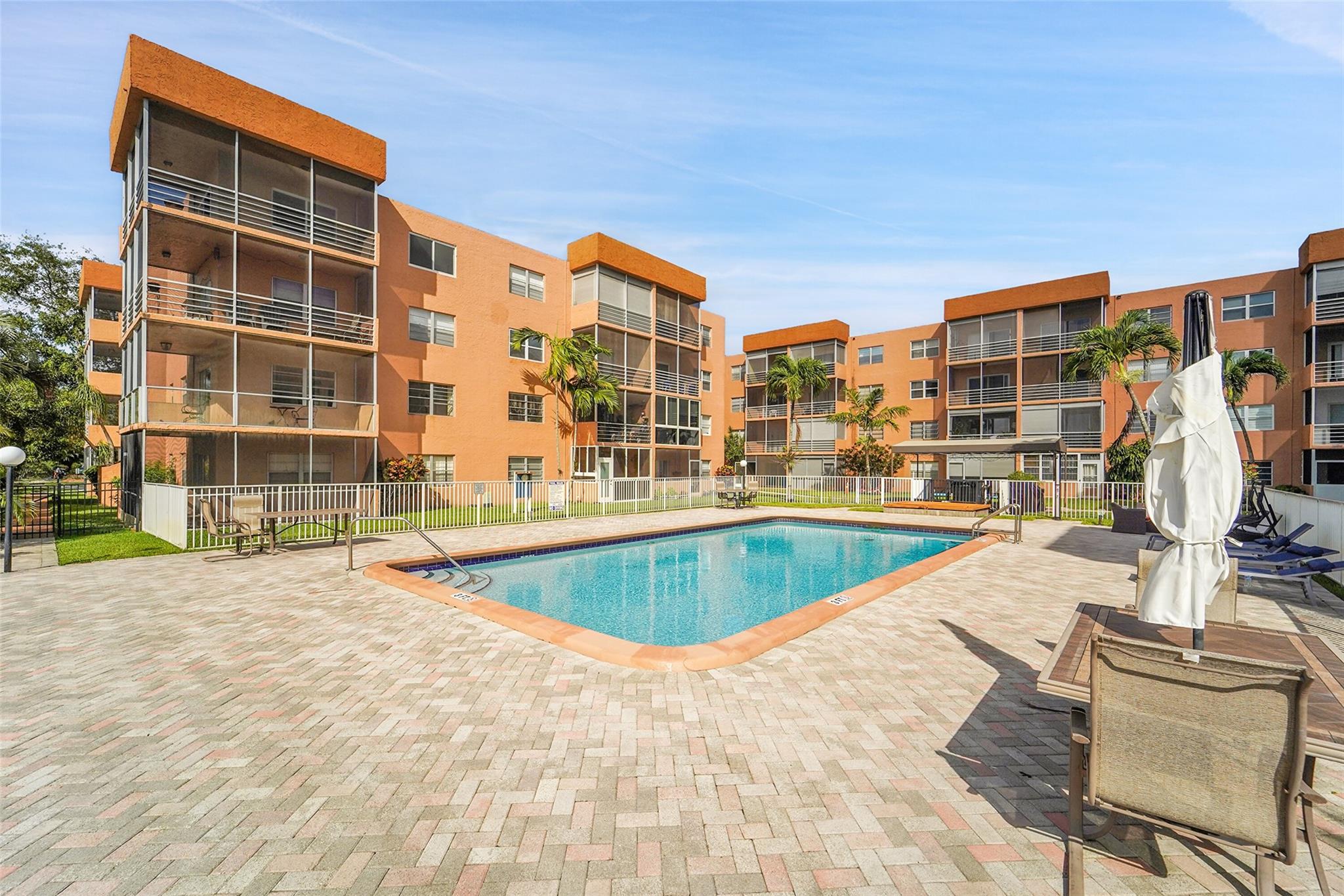 3048 E Sunrise Lakes Dr 112