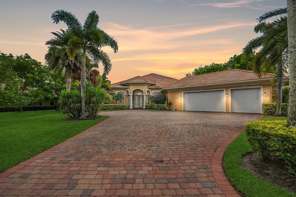 Photo of 572 SW Squire Johns Lane, Palm City, FL 34990 (MLS # R10718054)