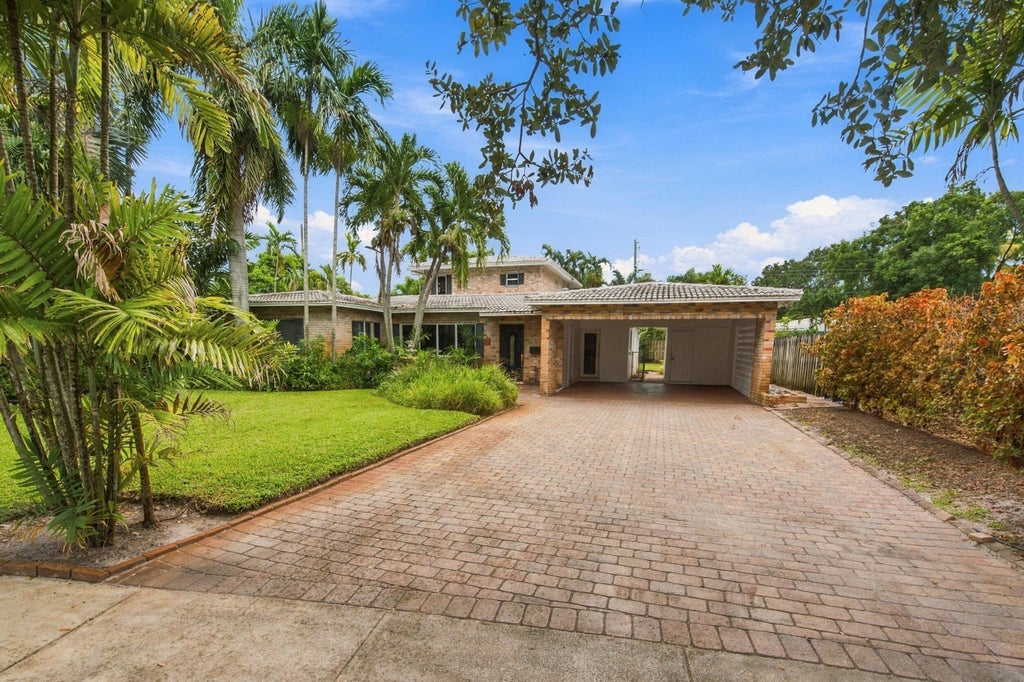Photo of 1818 NE 20th Street, Fort Lauderdale, FL 33305 (MLS # B26085105)