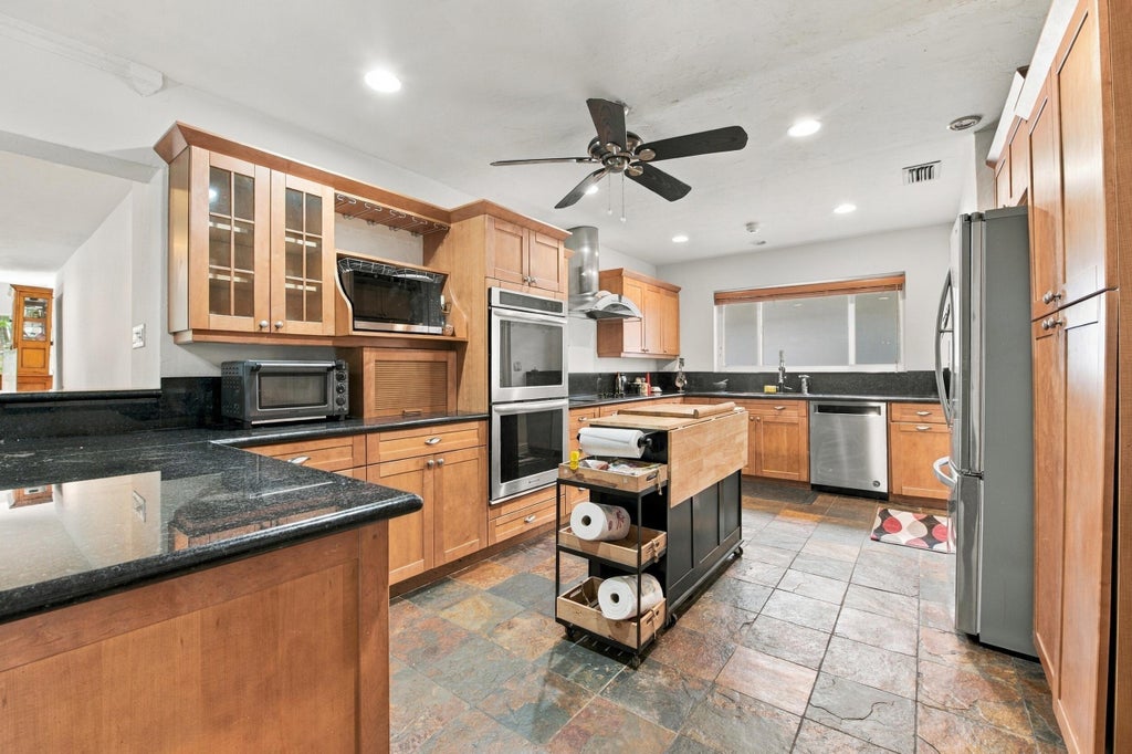 Photo of 1818 NE 20th Street, Fort Lauderdale, FL 33305 (MLS # B26085105)