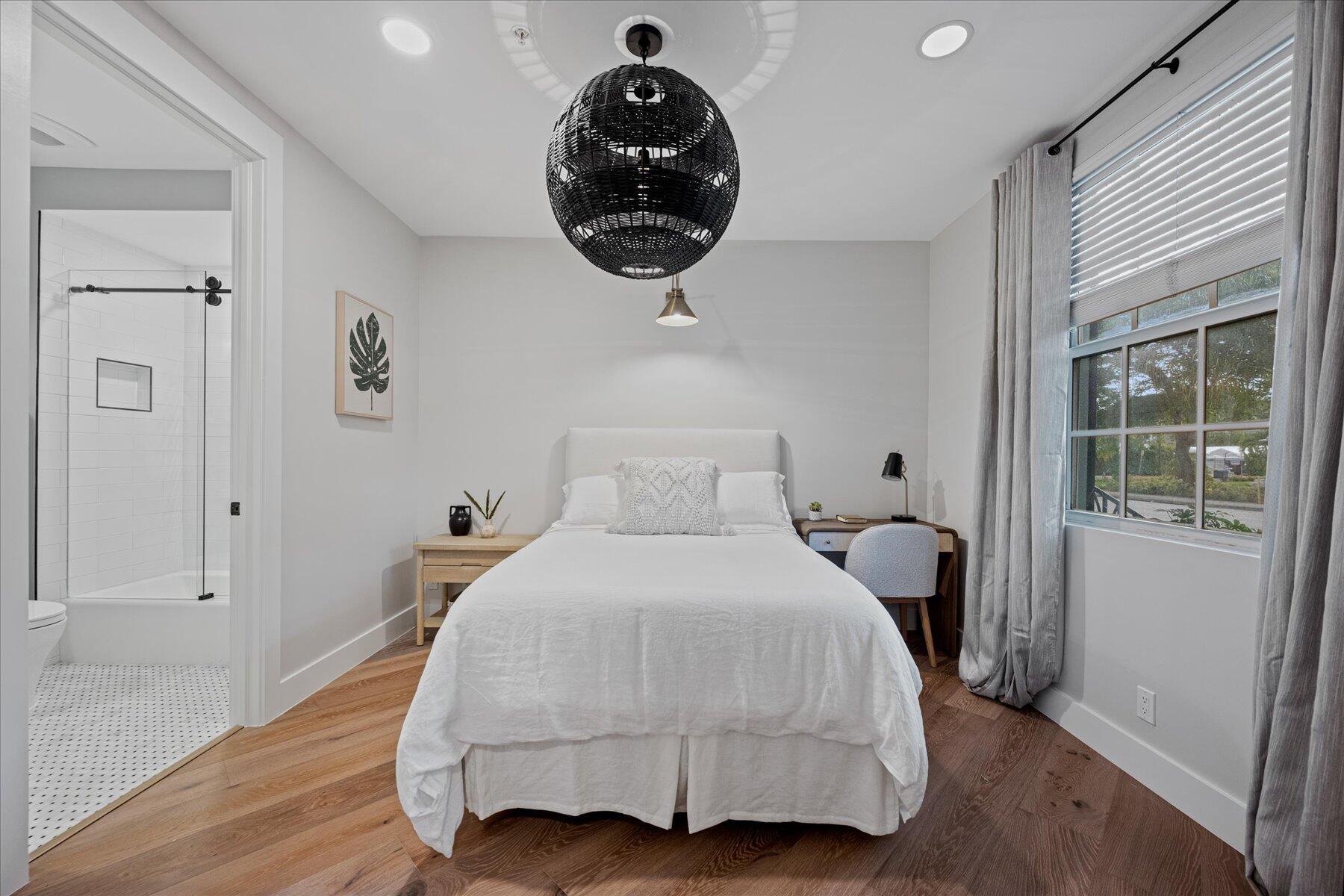 376 W Mallory Circle