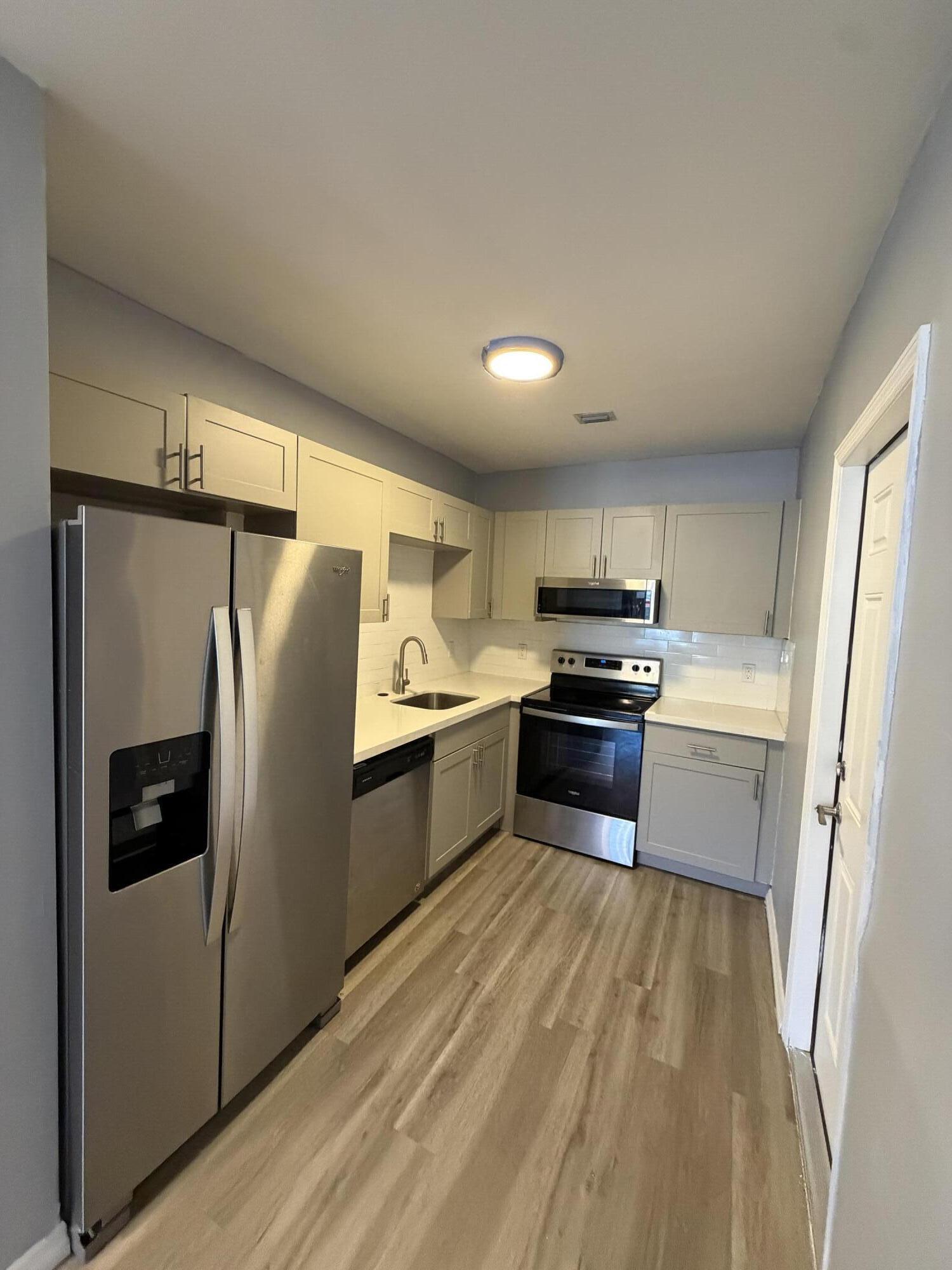 RIVERSIDE ADD AMEN PLAT - Residential