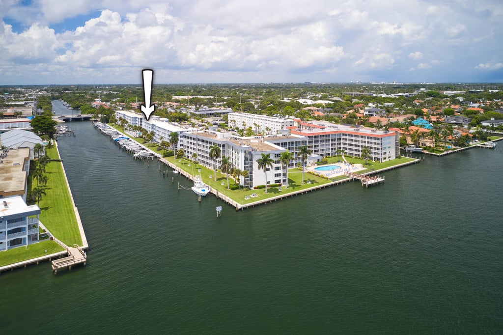 Photo of 104 Paradise Harbour Boulevard #402, North Palm Beach, FL 33408 (MLS # B26075400)