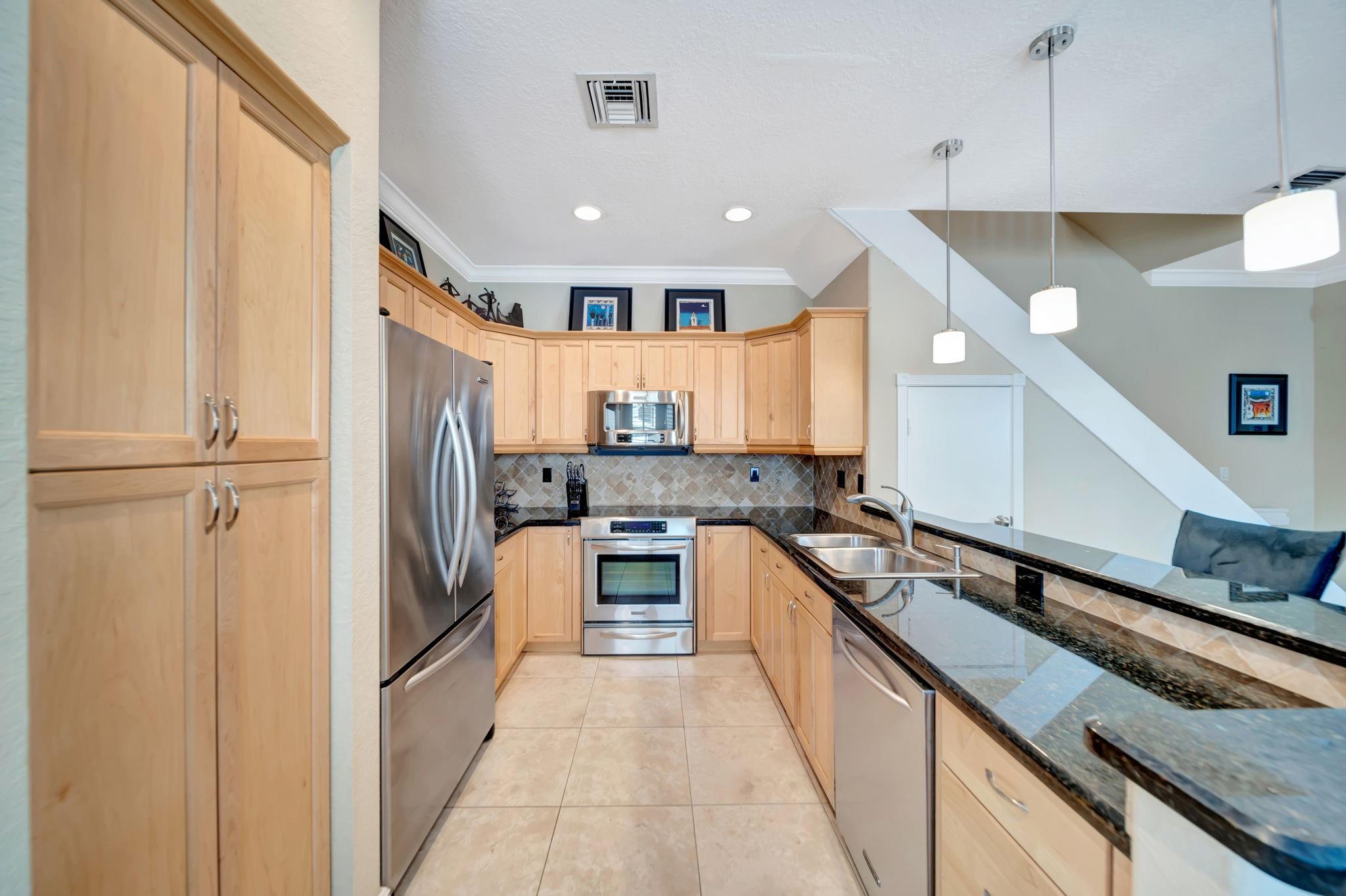607 SW 5th Ave