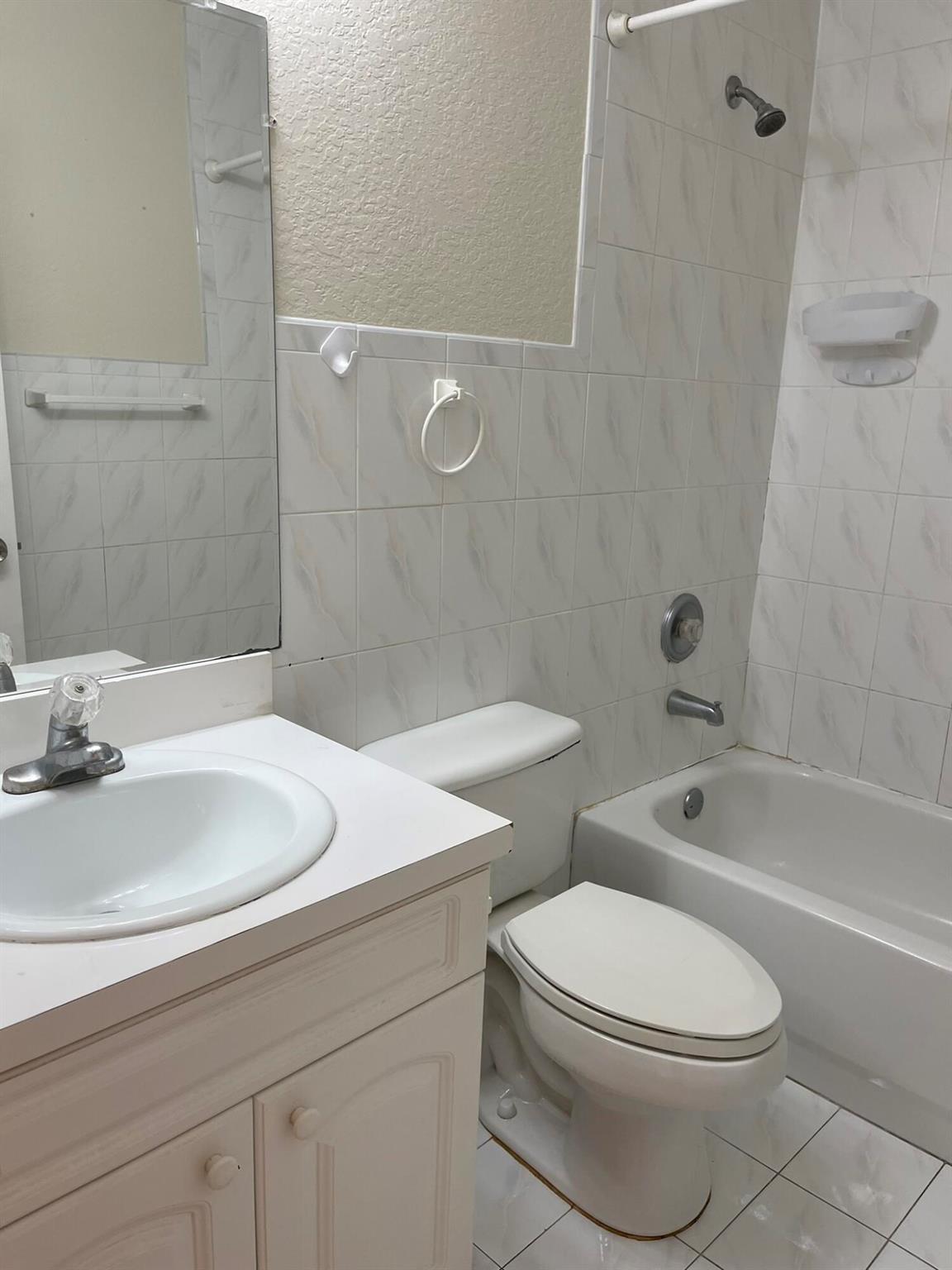 PINE NEDDLE PARK - Residential Lease